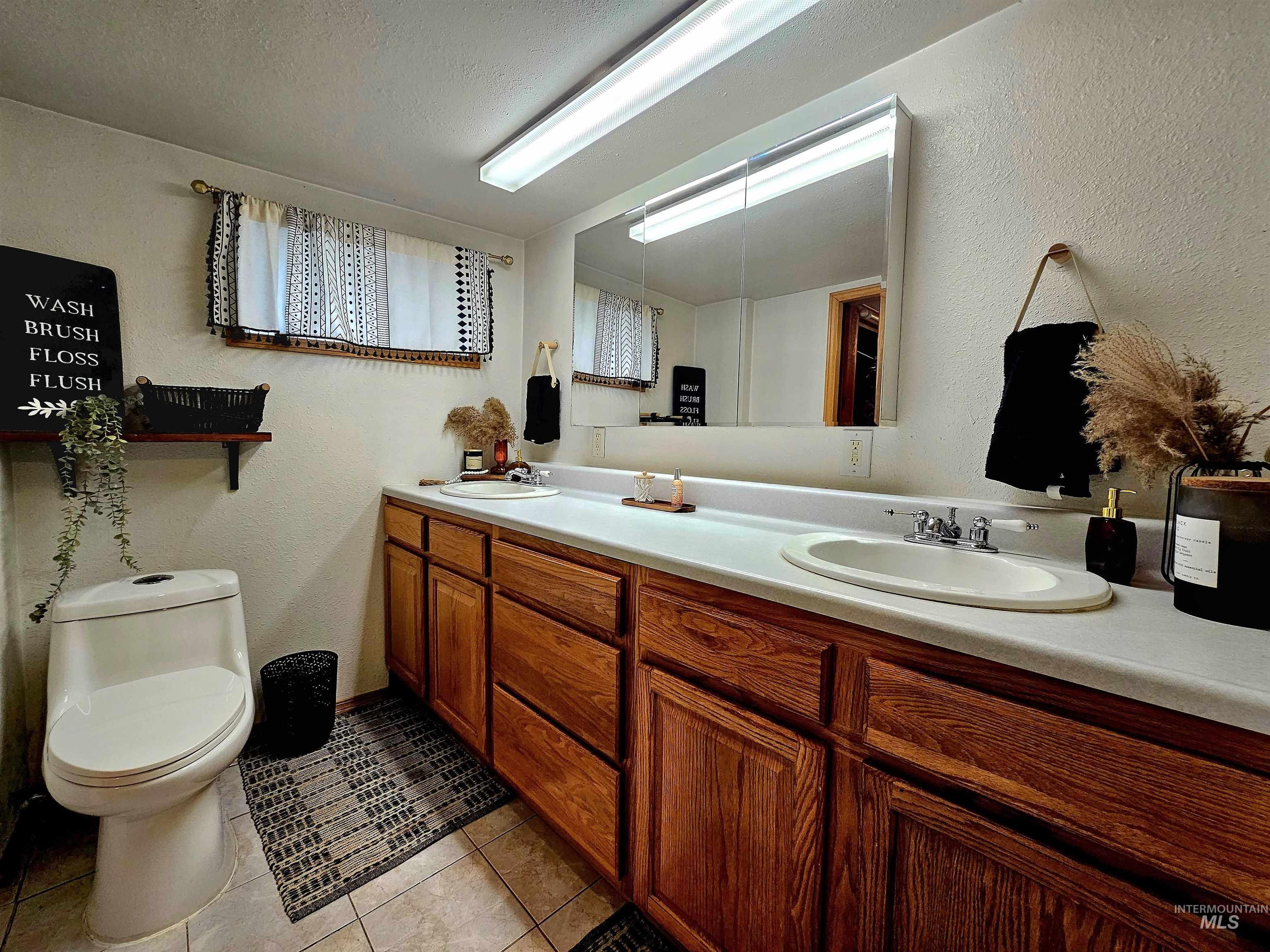801 Dewey Property Photo 14