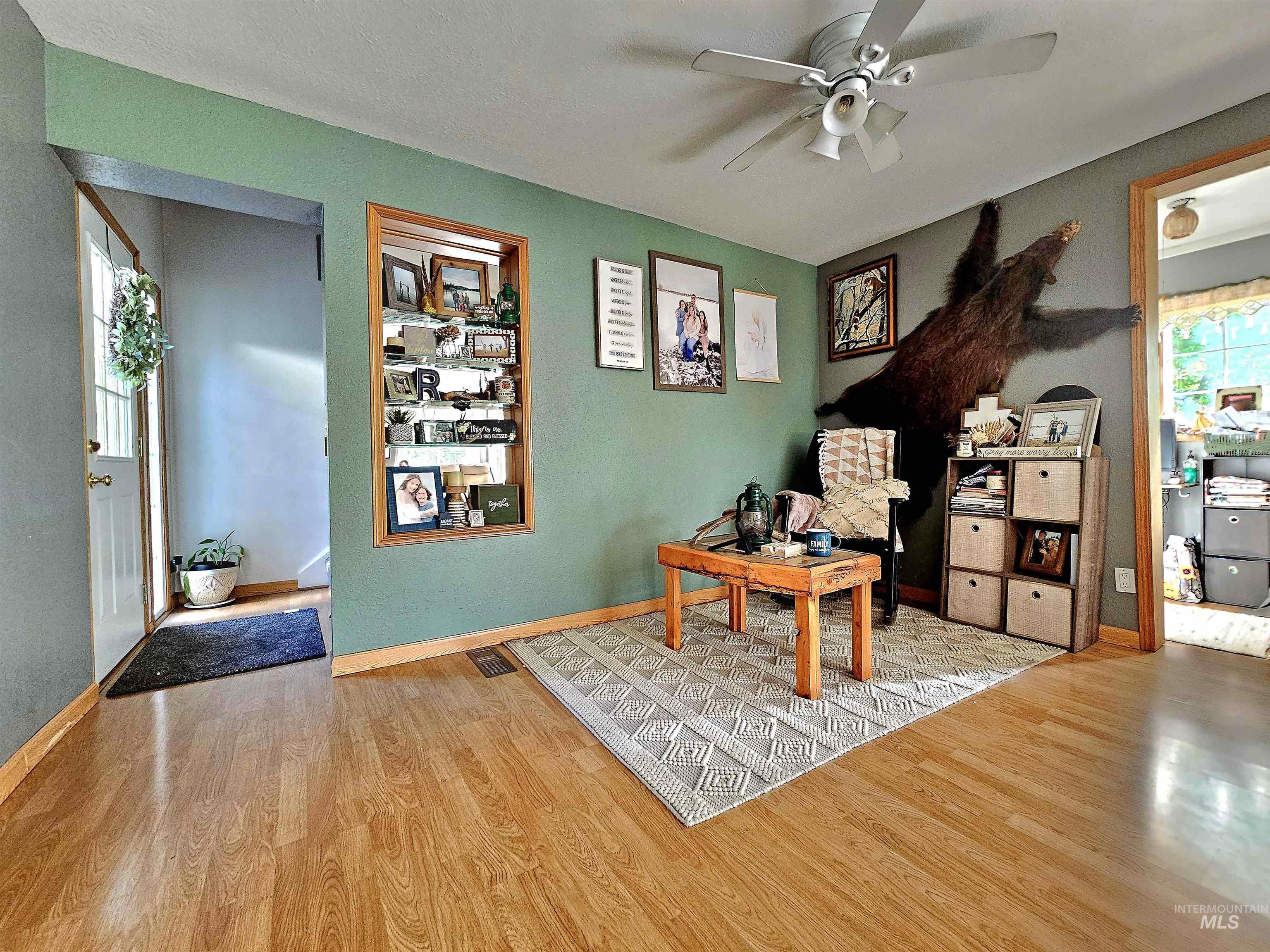 801 Dewey Property Photo 18