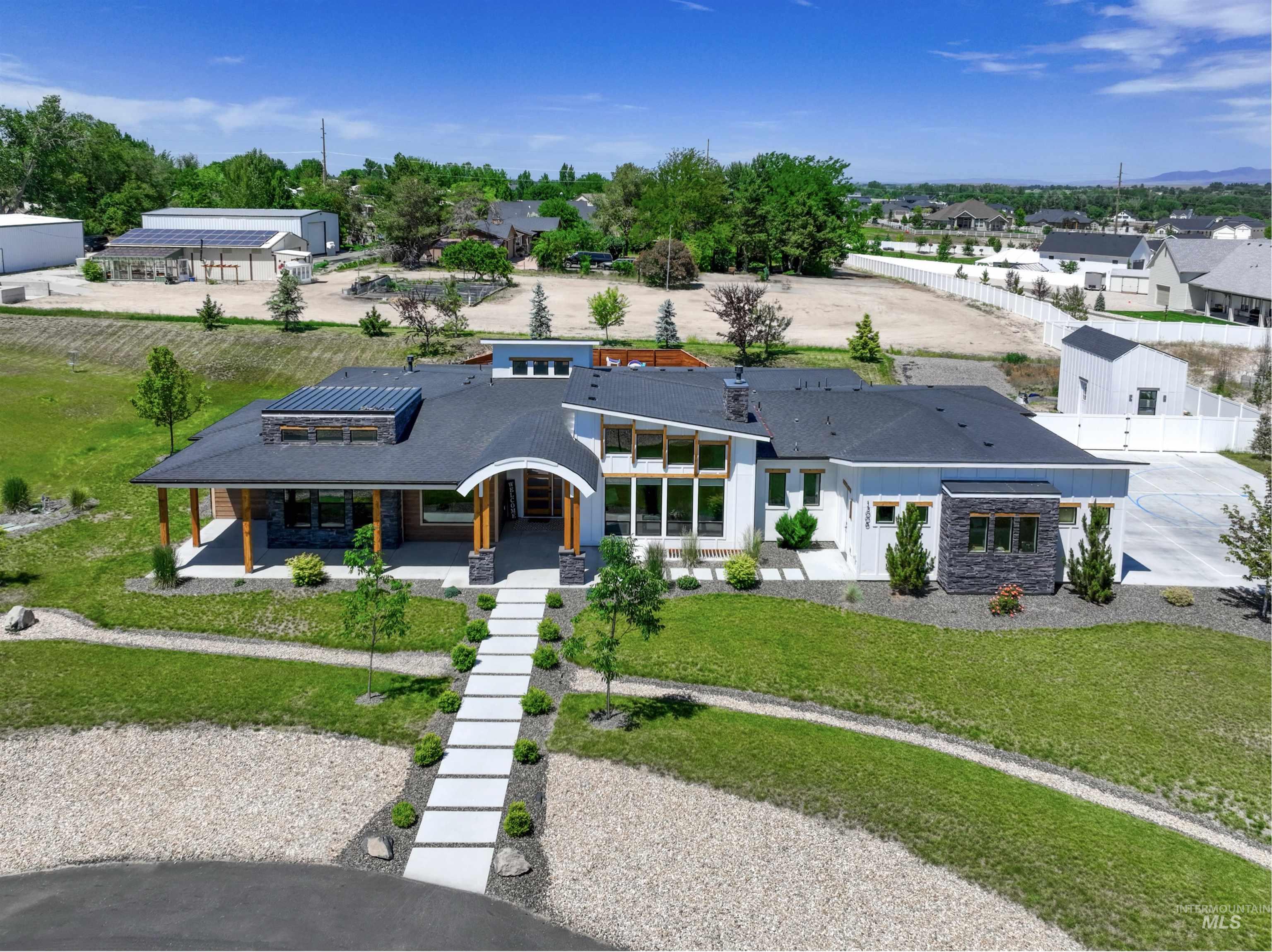 15006 Snow Mountain Dr. Property Photo 2