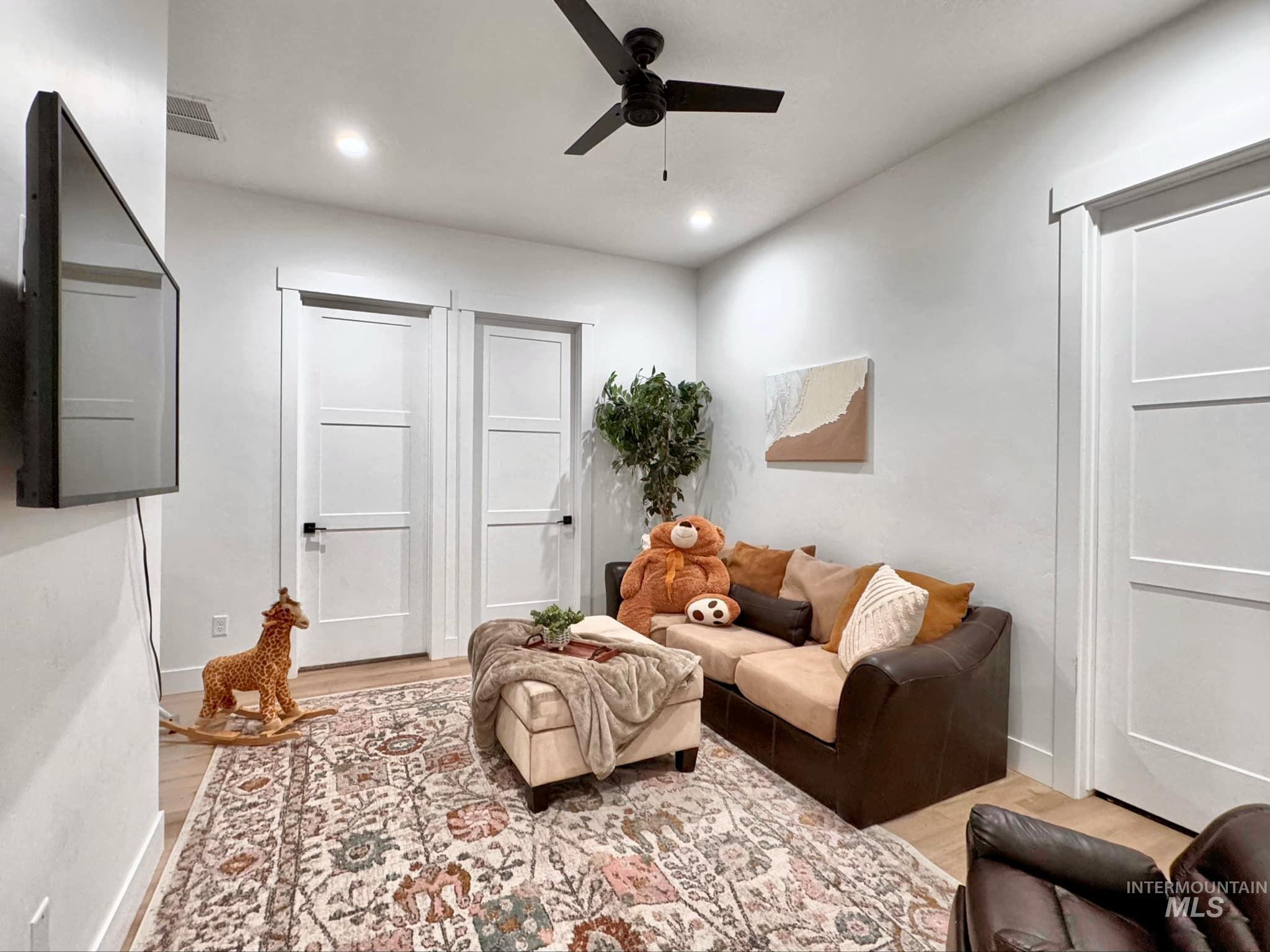 15006 Snow Mountain Dr. Property Photo 16