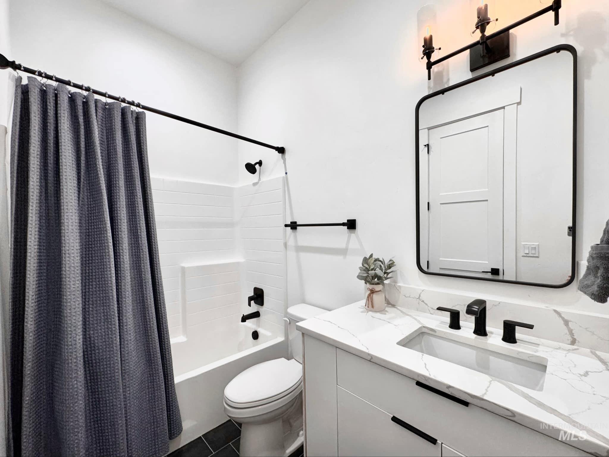 15006 Snow Mountain Dr. Property Photo 17