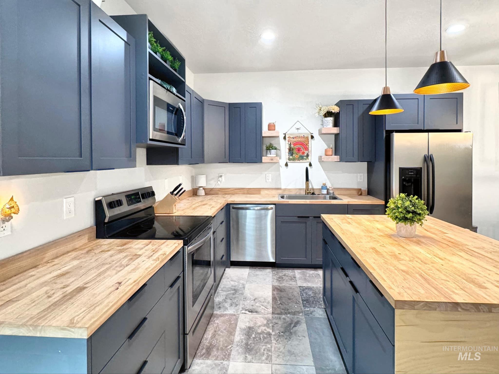 15006 Snow Mountain Dr. Property Photo 20