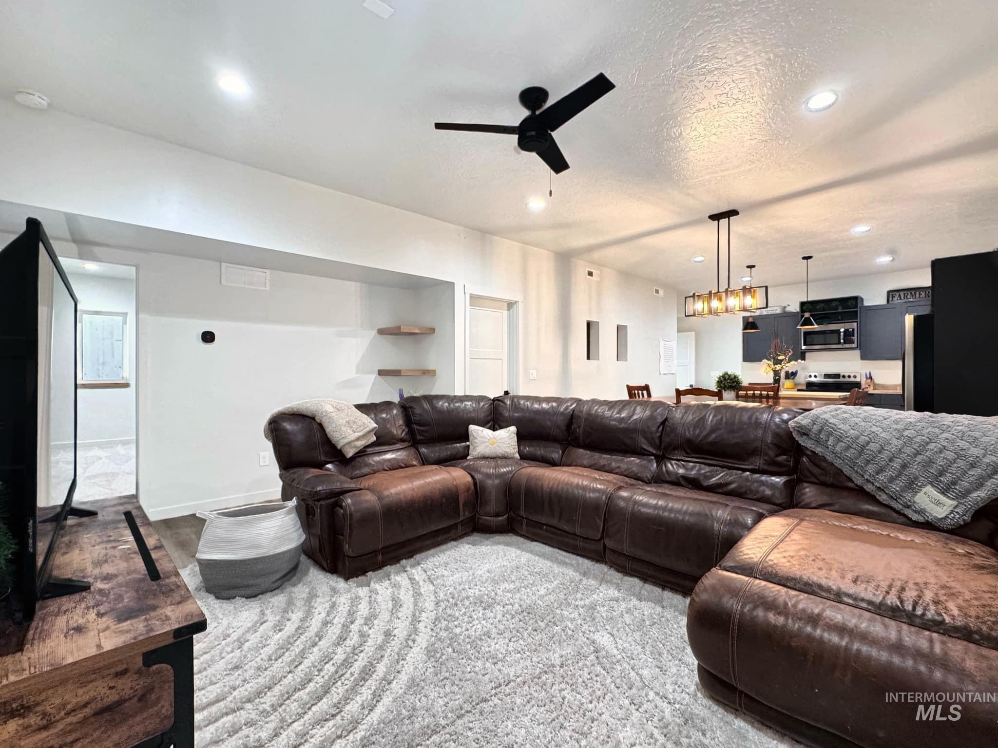 15006 Snow Mountain Dr. Property Photo 22