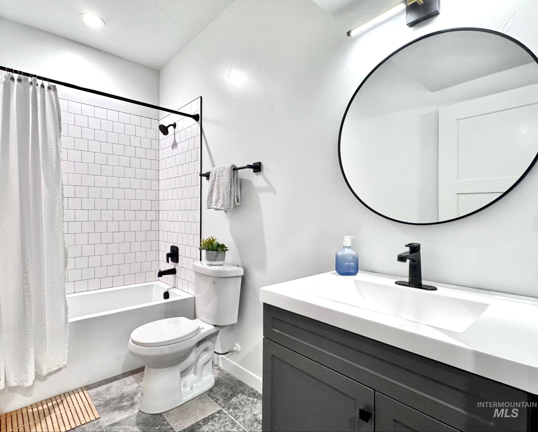 15006 Snow Mountain Dr. Property Photo 25