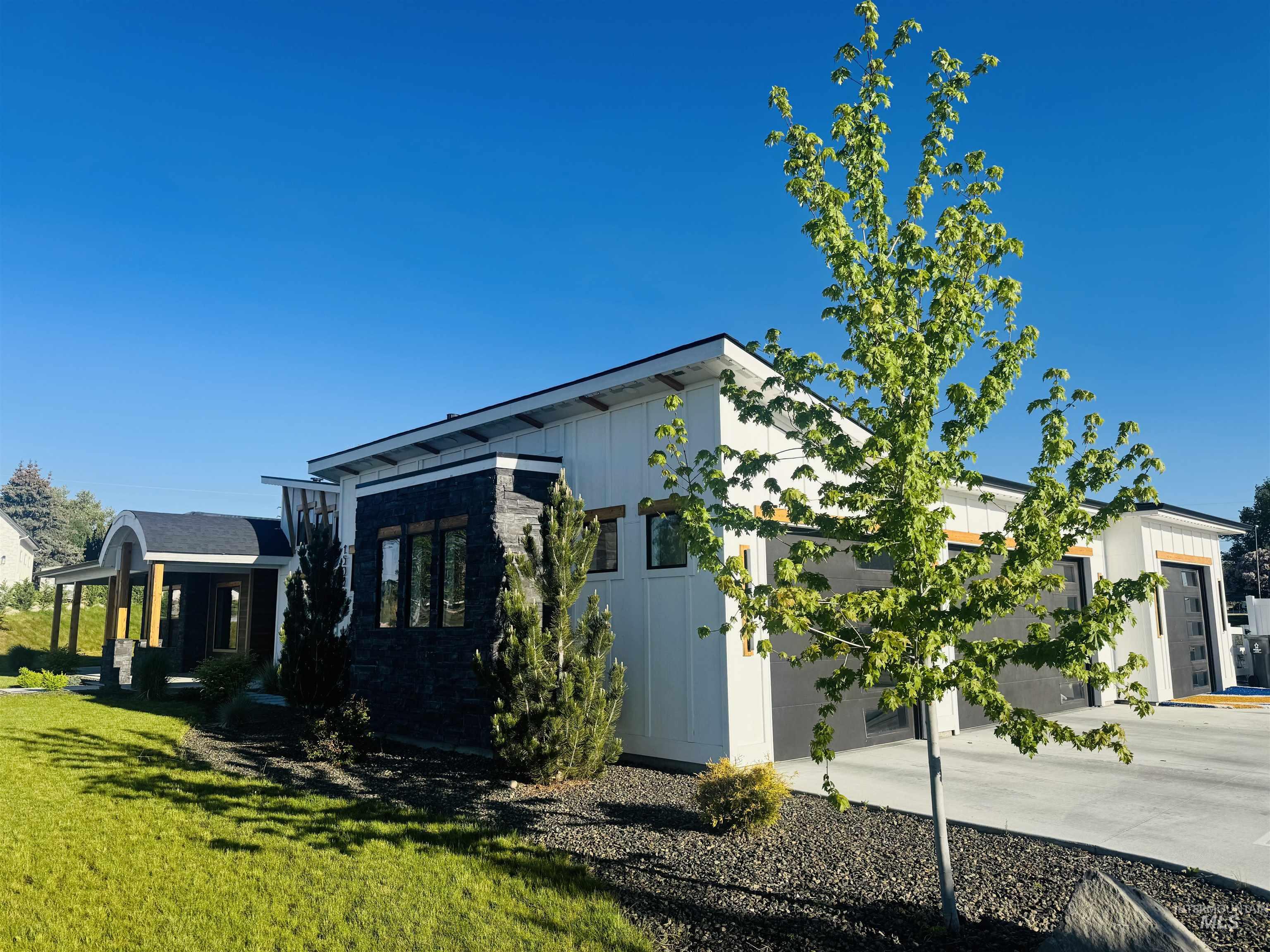 15006 Snow Mountain Dr. Property Photo 35