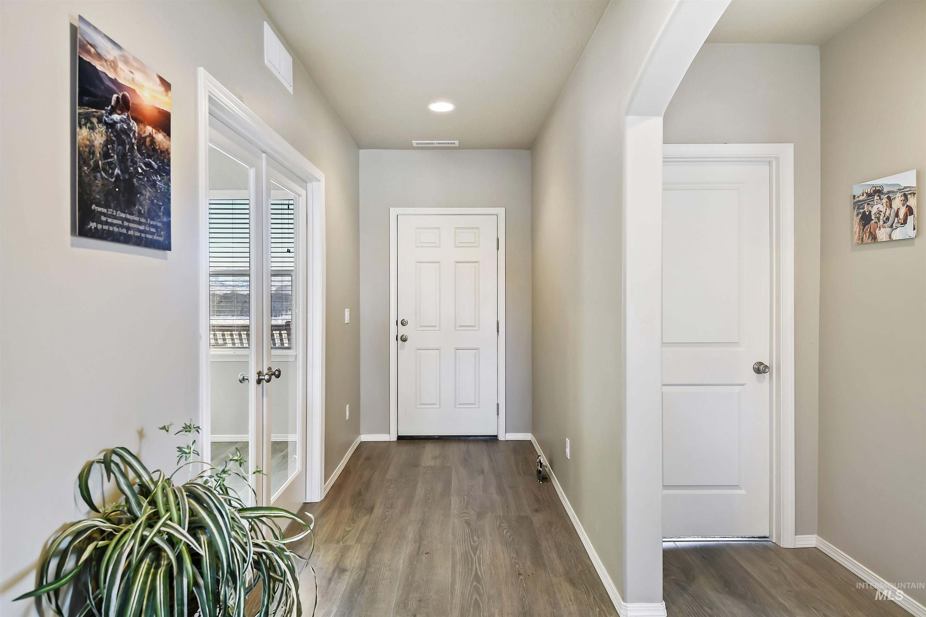 9105 Trump Lane Property Photo 12