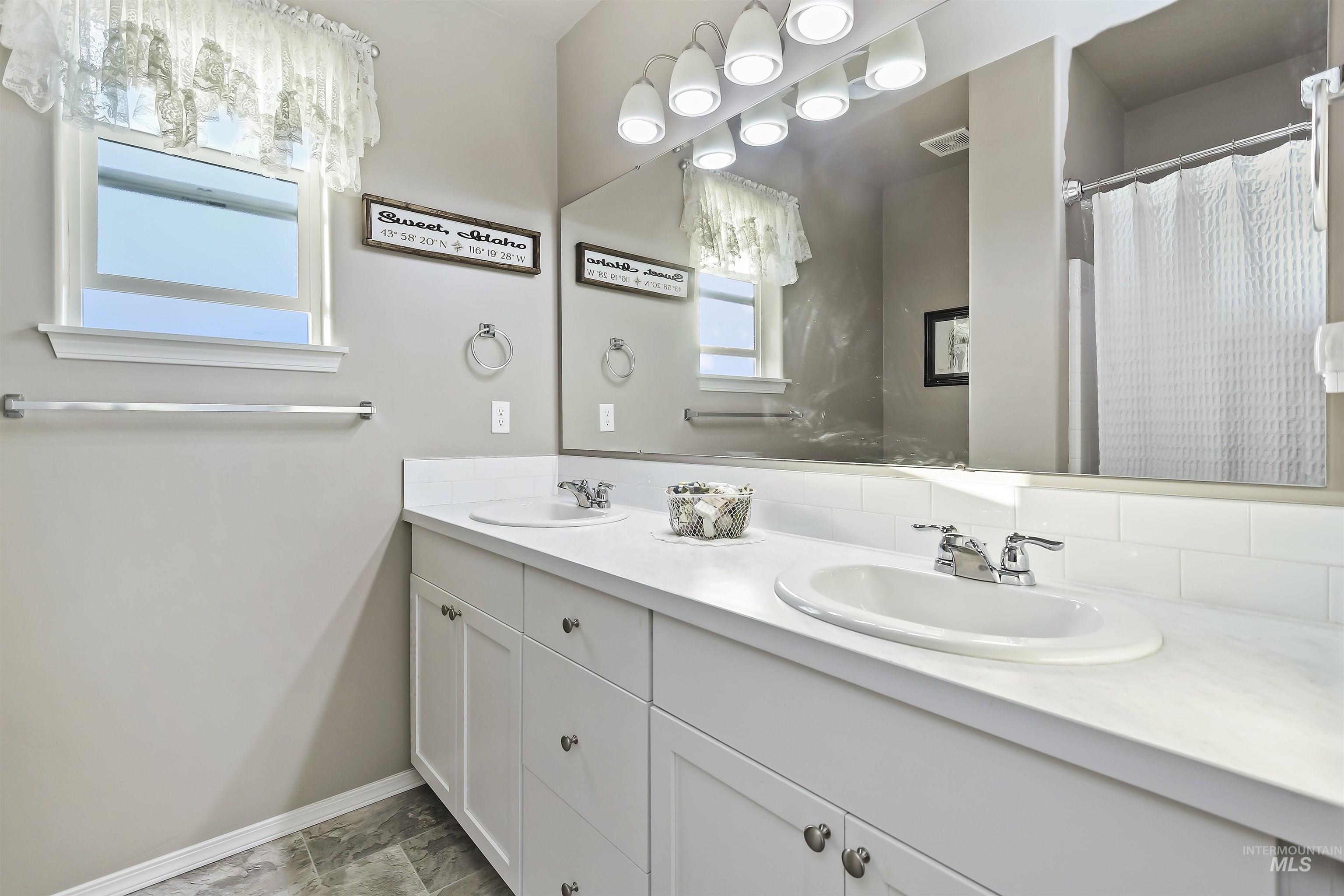 9105 Trump Lane Property Photo 27