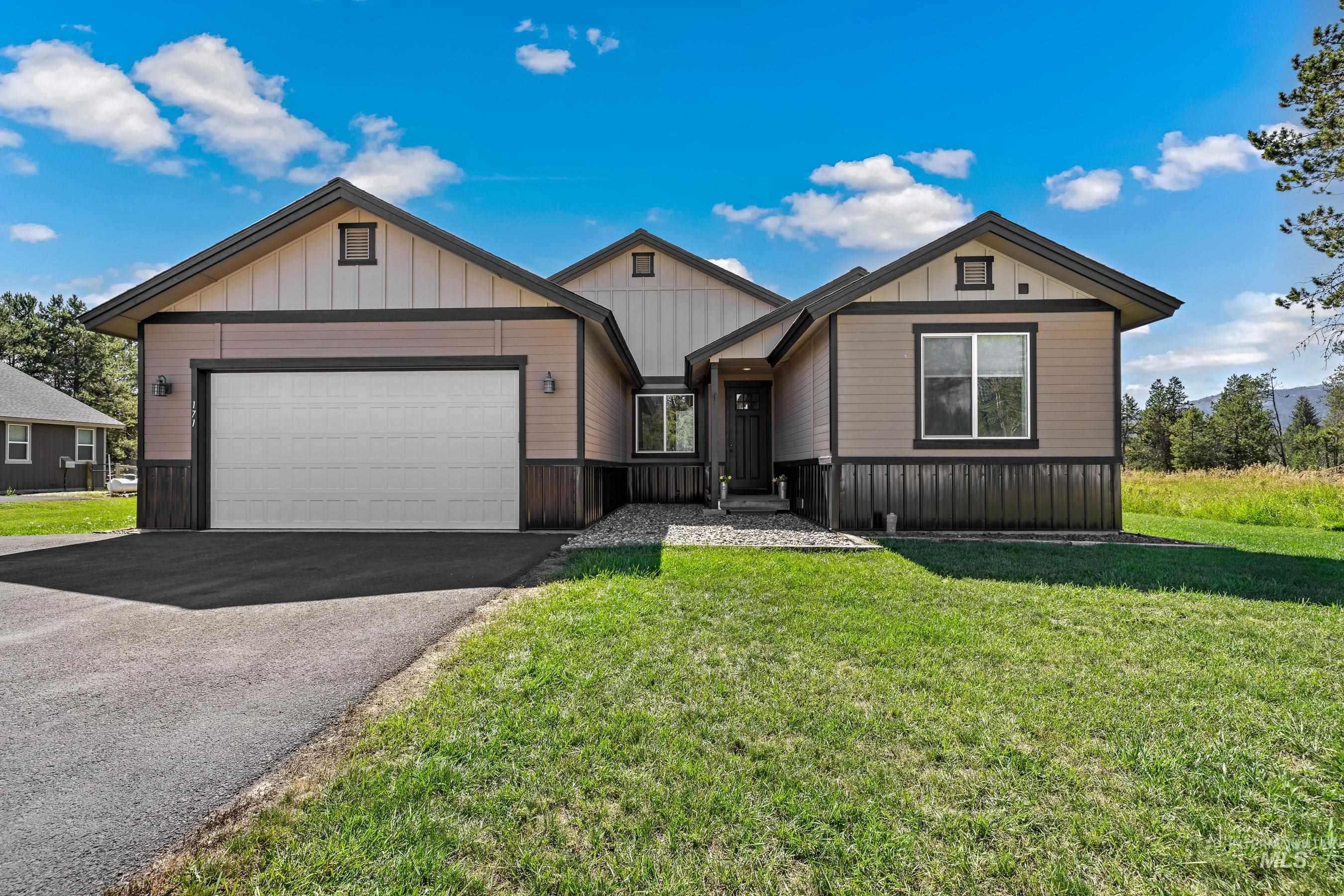 171 Meadow Pl Property Photo