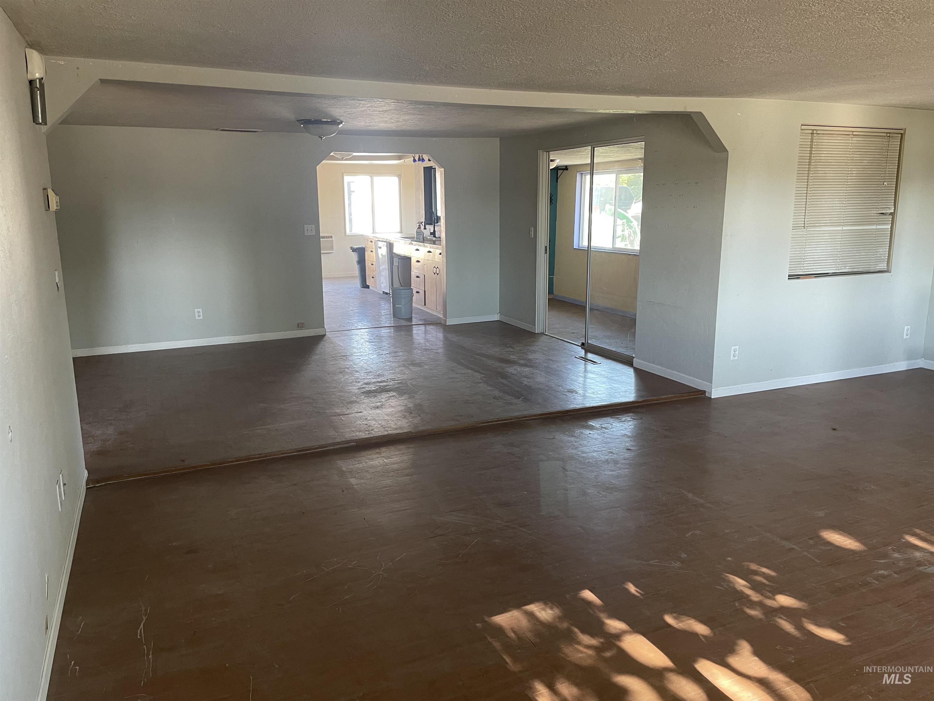 2815 Airport Ave Property Photo 5