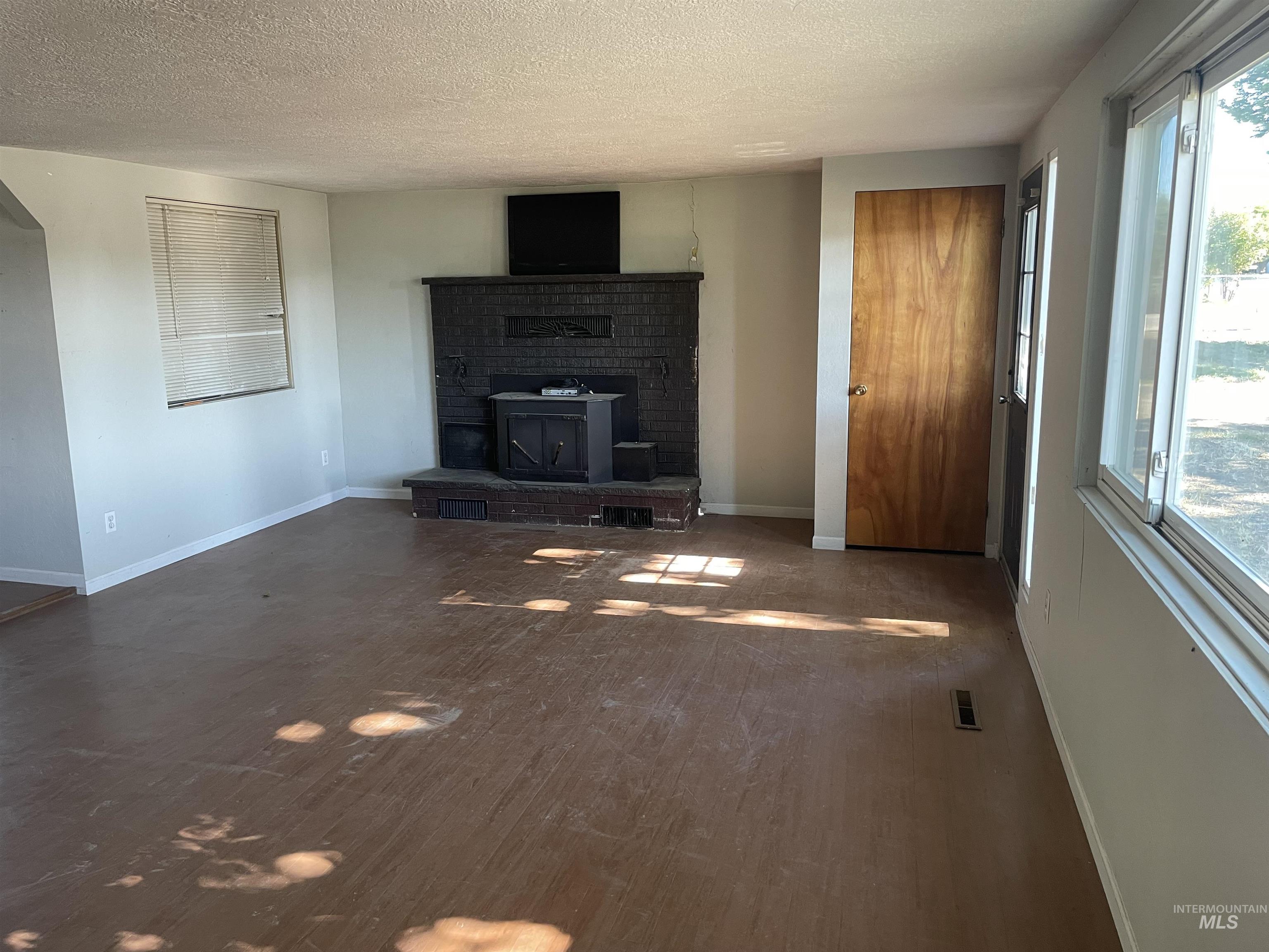 2815 Airport Ave Property Photo 6