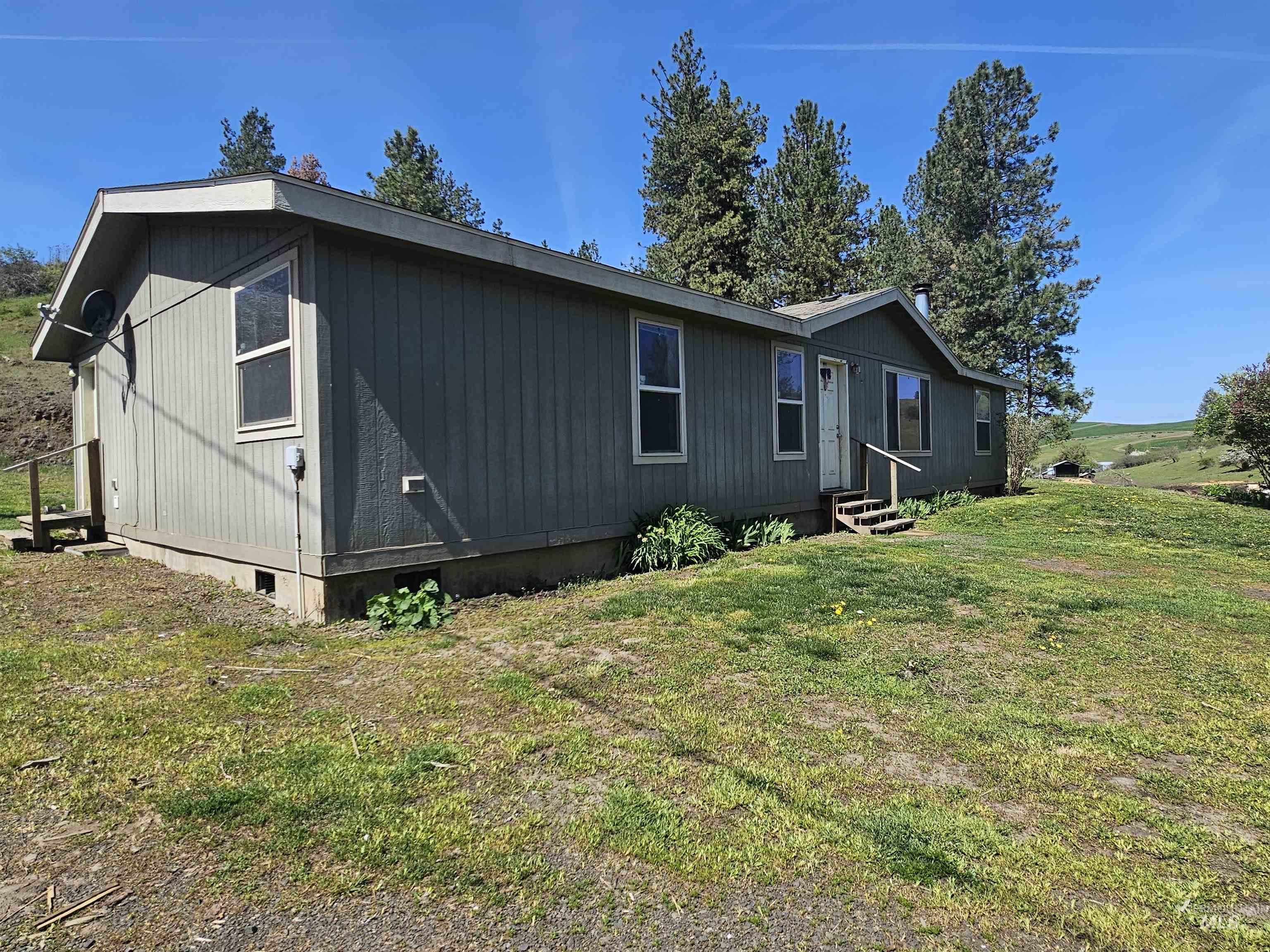 32178 South Rd Property Photo 3