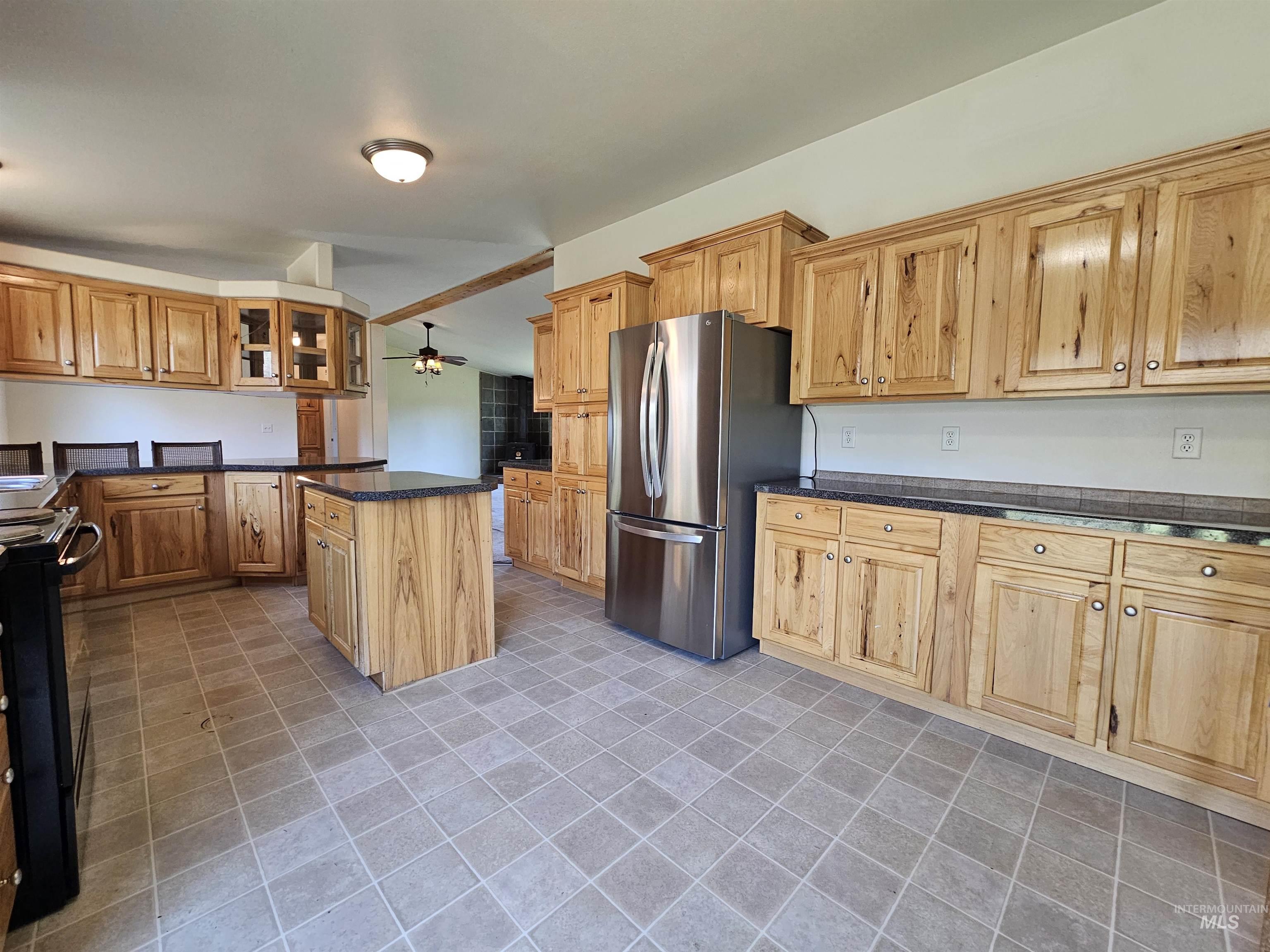 32178 South Rd Property Photo 6