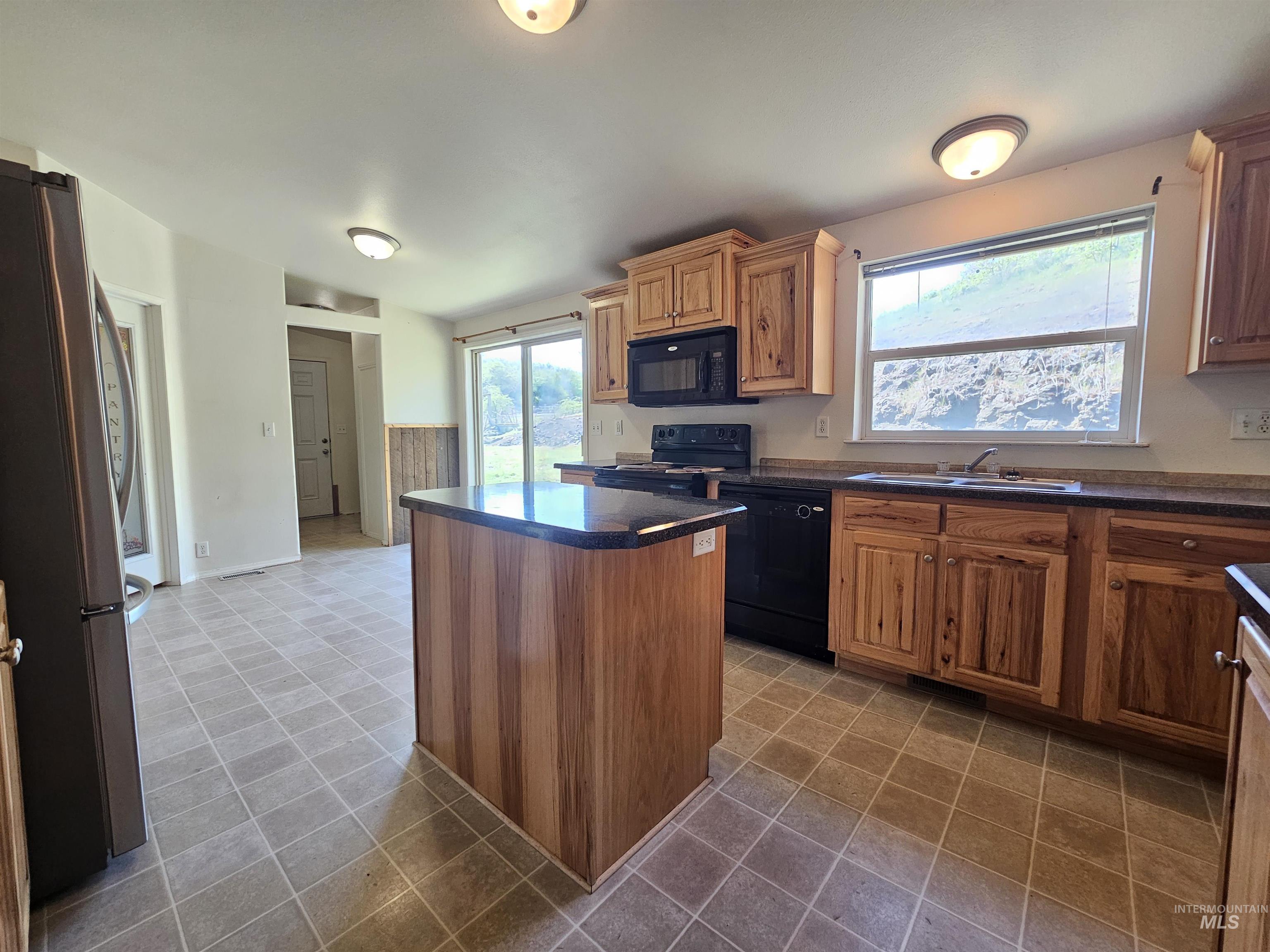 32178 South Rd Property Photo 8