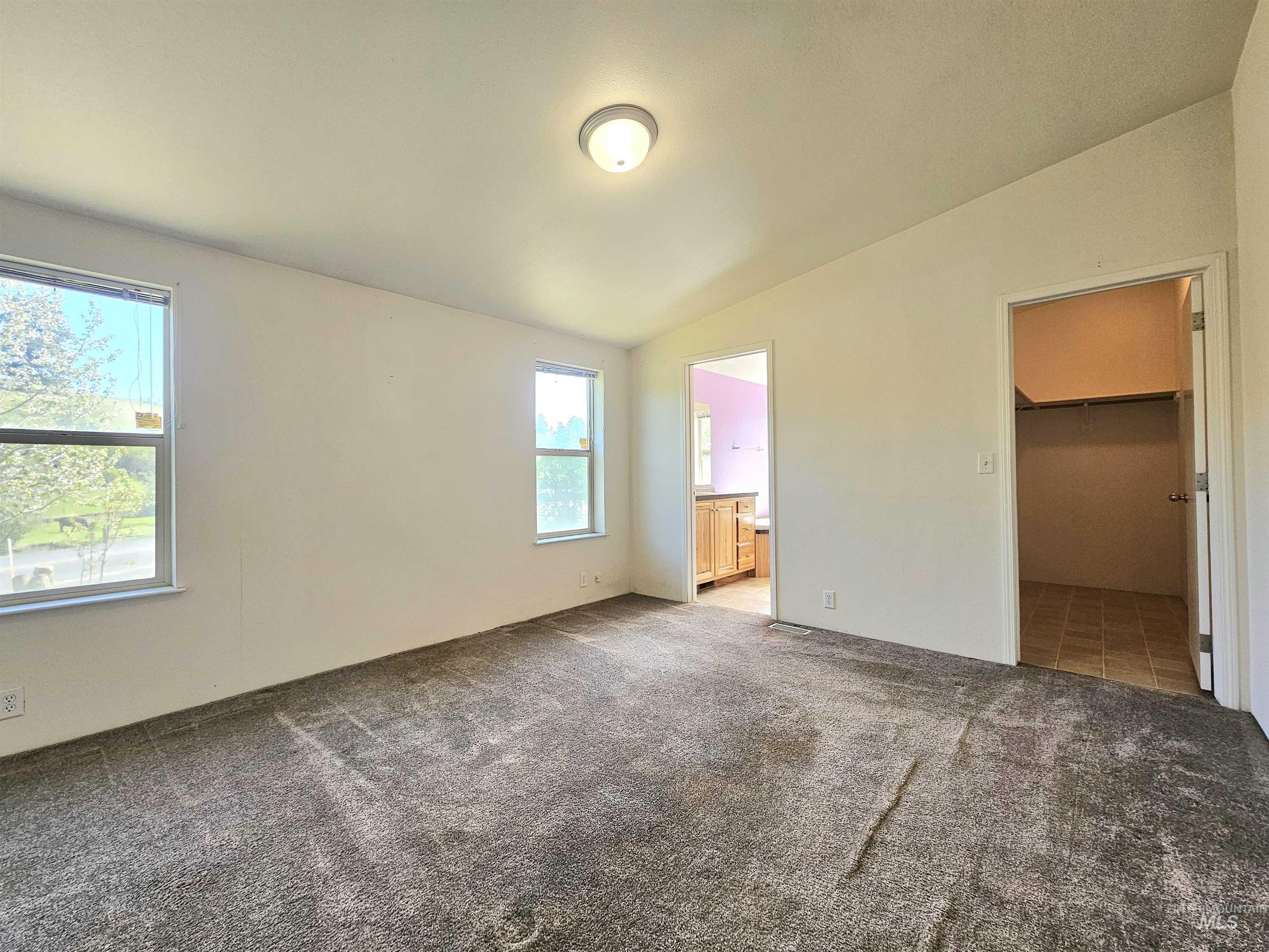 32178 South Rd Property Photo 12