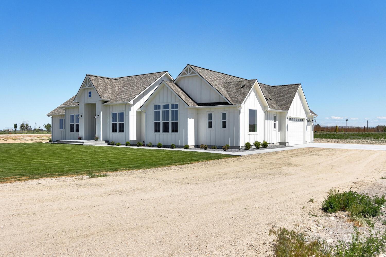 25760 Clydesdale Property Photo 2