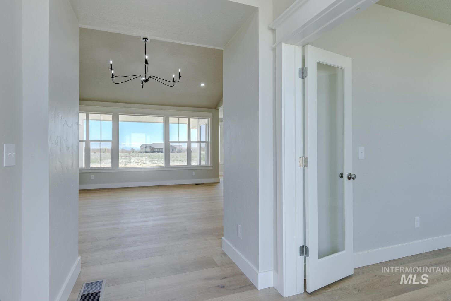 25760 Clydesdale Property Photo 5