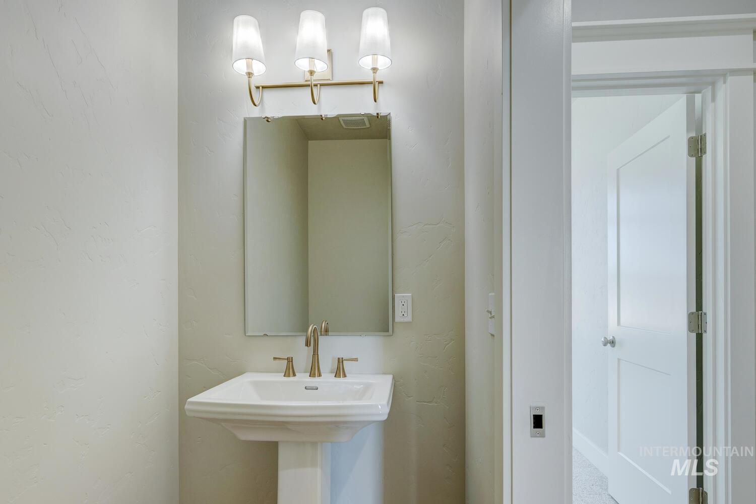 25760 Clydesdale Property Photo 34