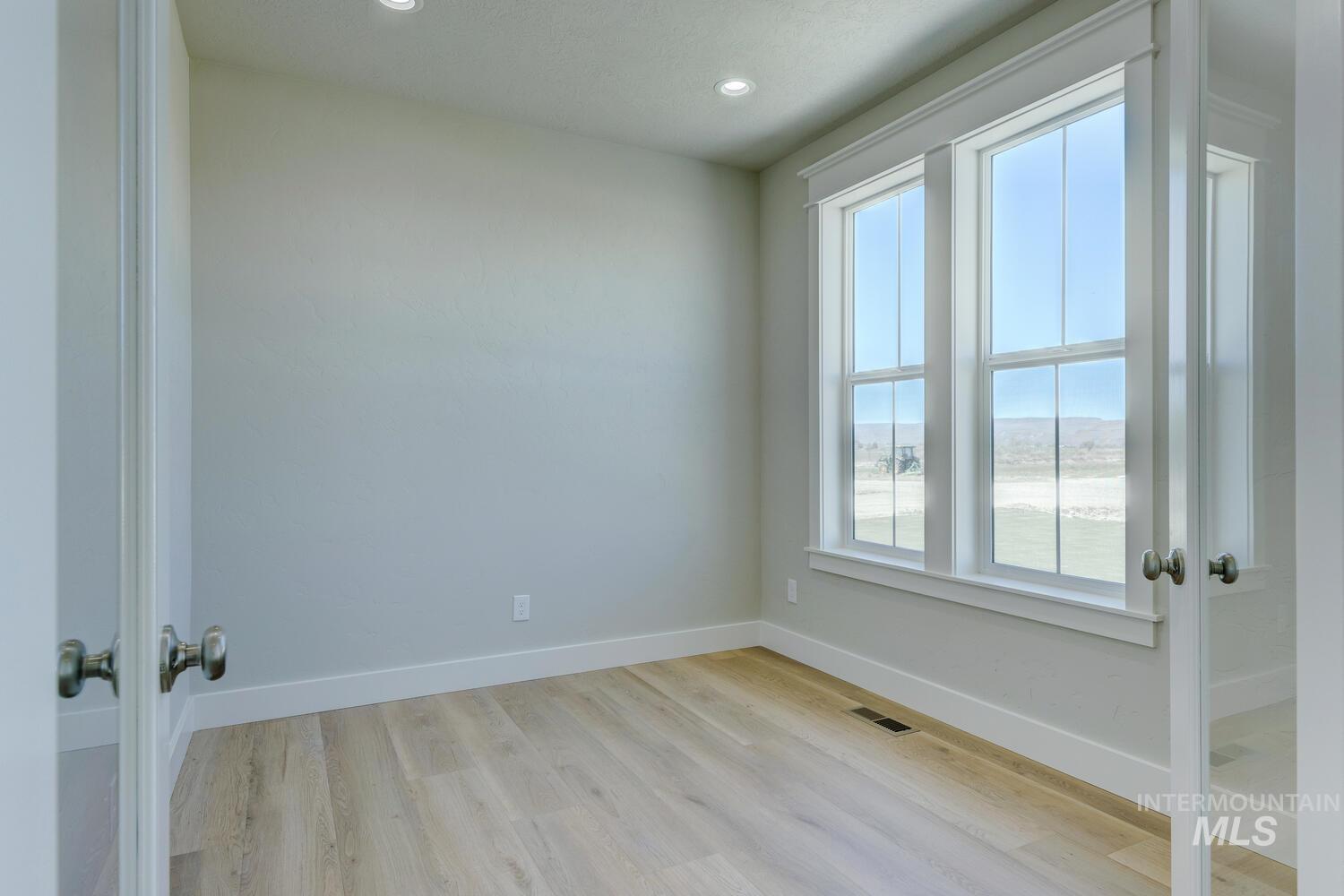 25760 Clydesdale Property Photo 37