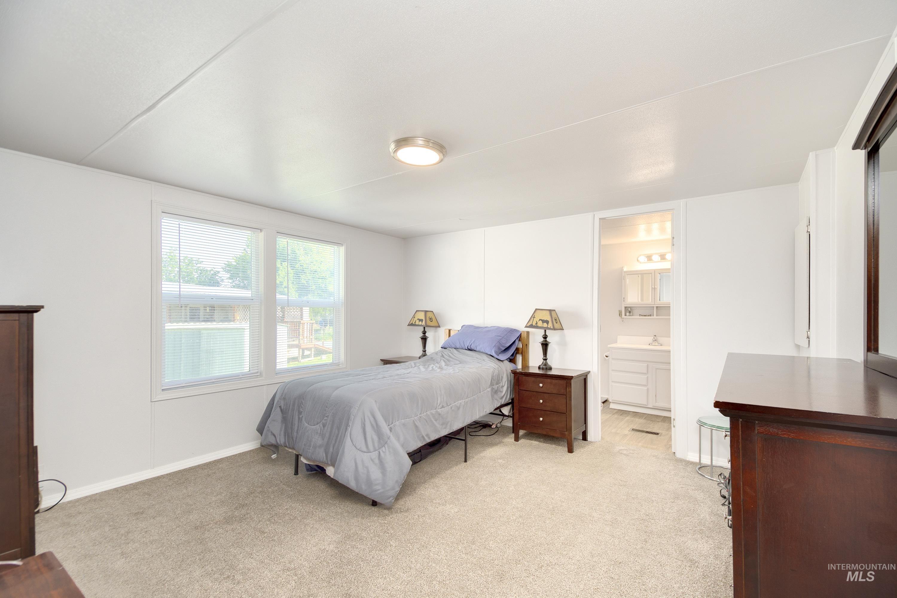 1401 N Midland Blvd Property Photo 8