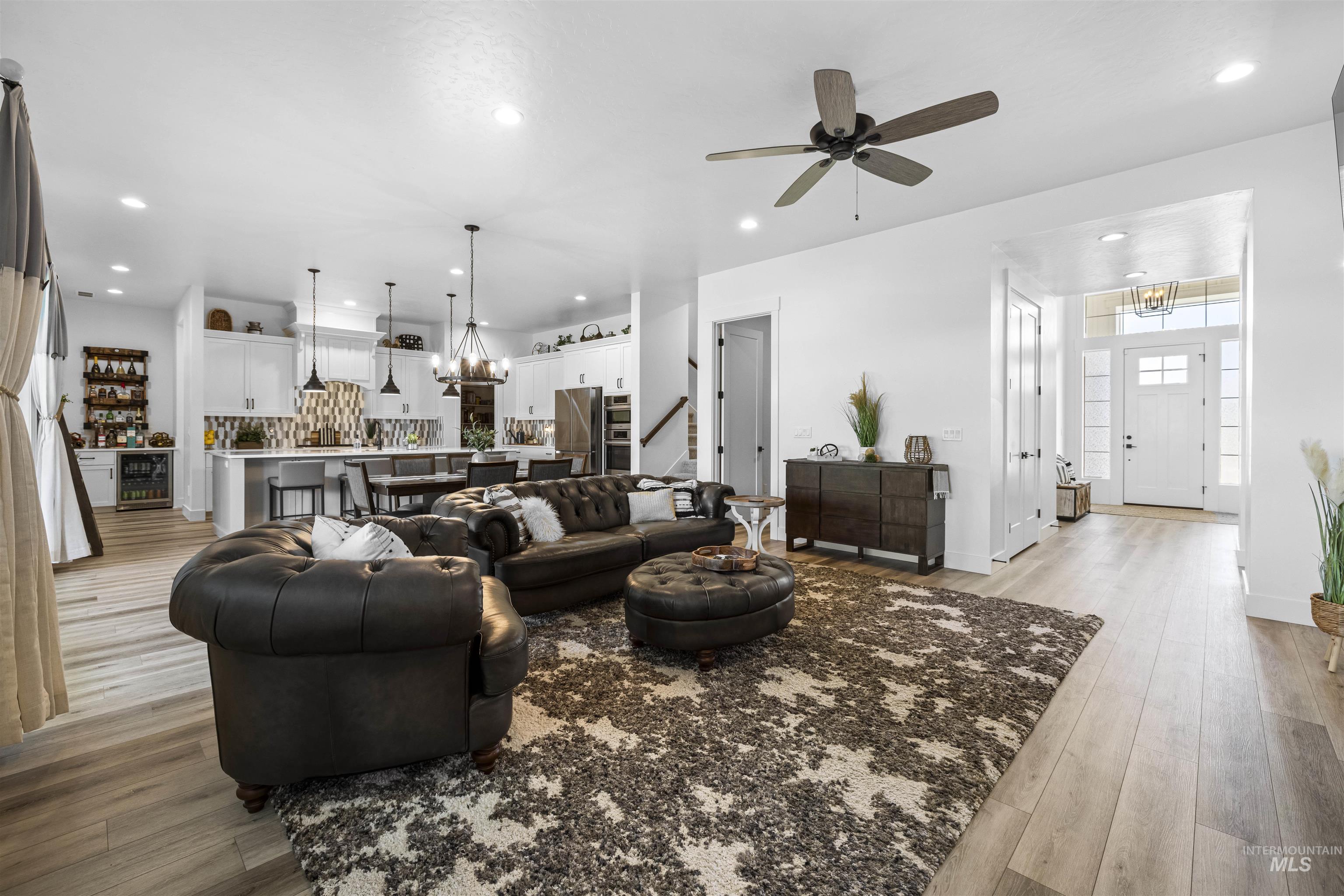 6278 Chateau Ct Property Photo 9