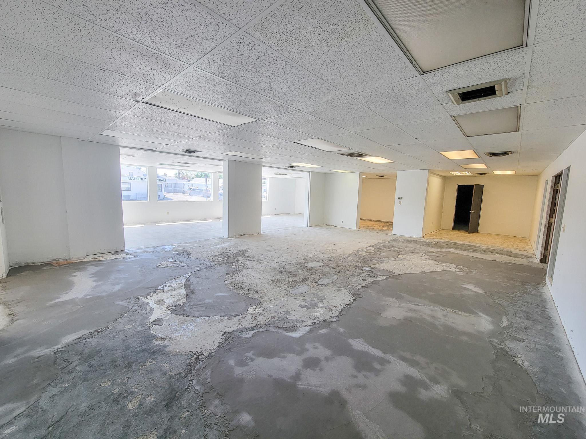 400 Diagonal Property Photo 7