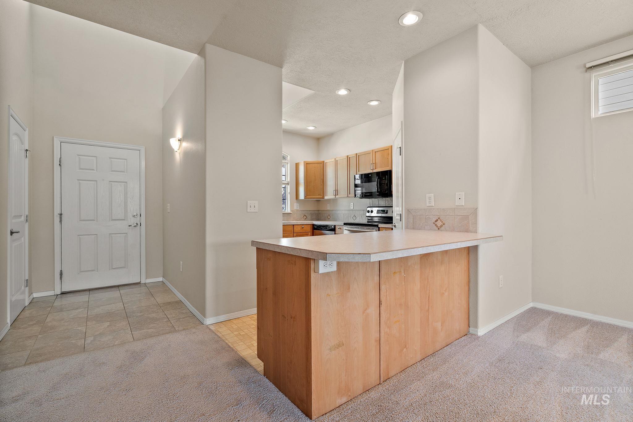 3051 W Santa Clara St. Property Photo 6