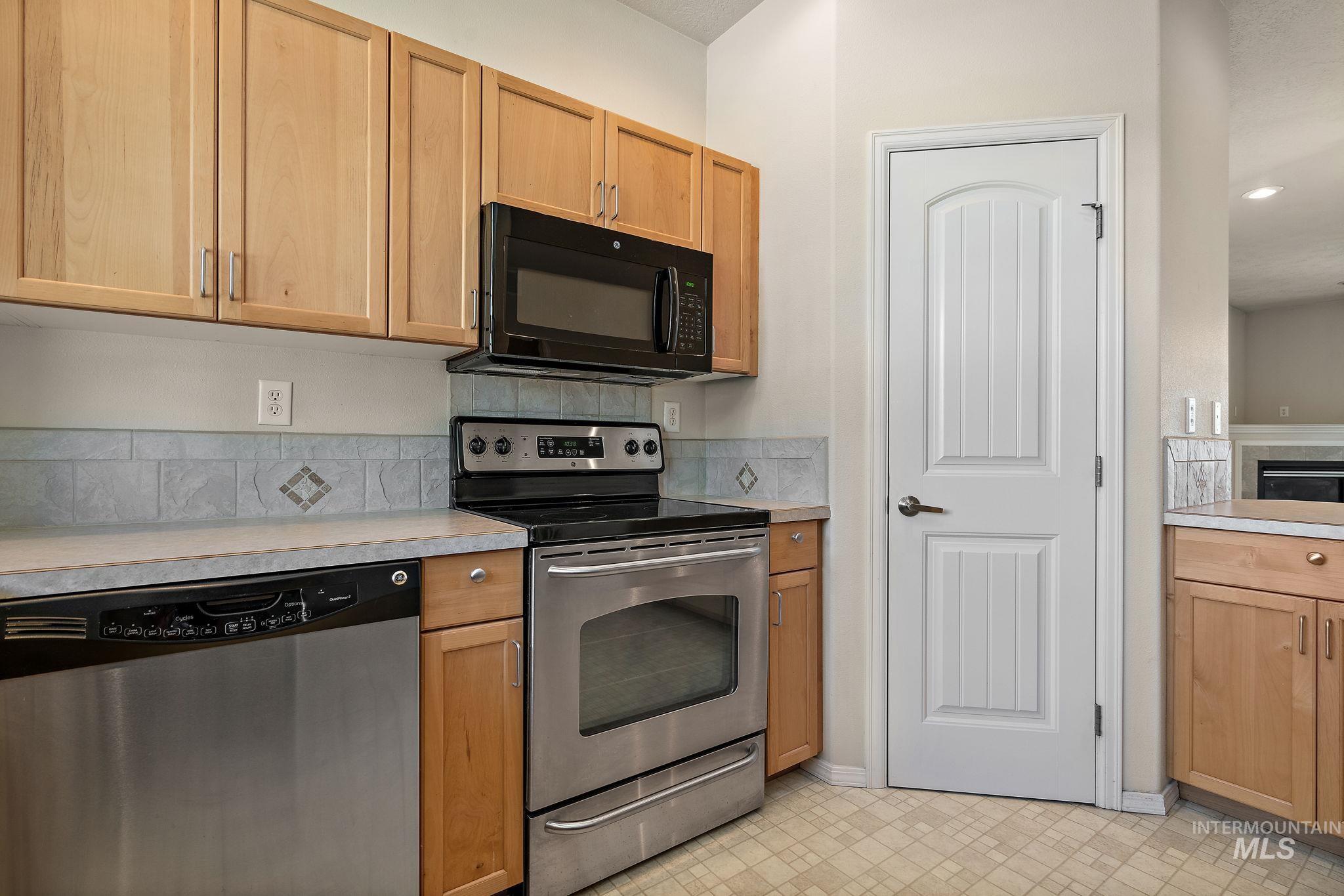 3051 W Santa Clara St. Property Photo 13