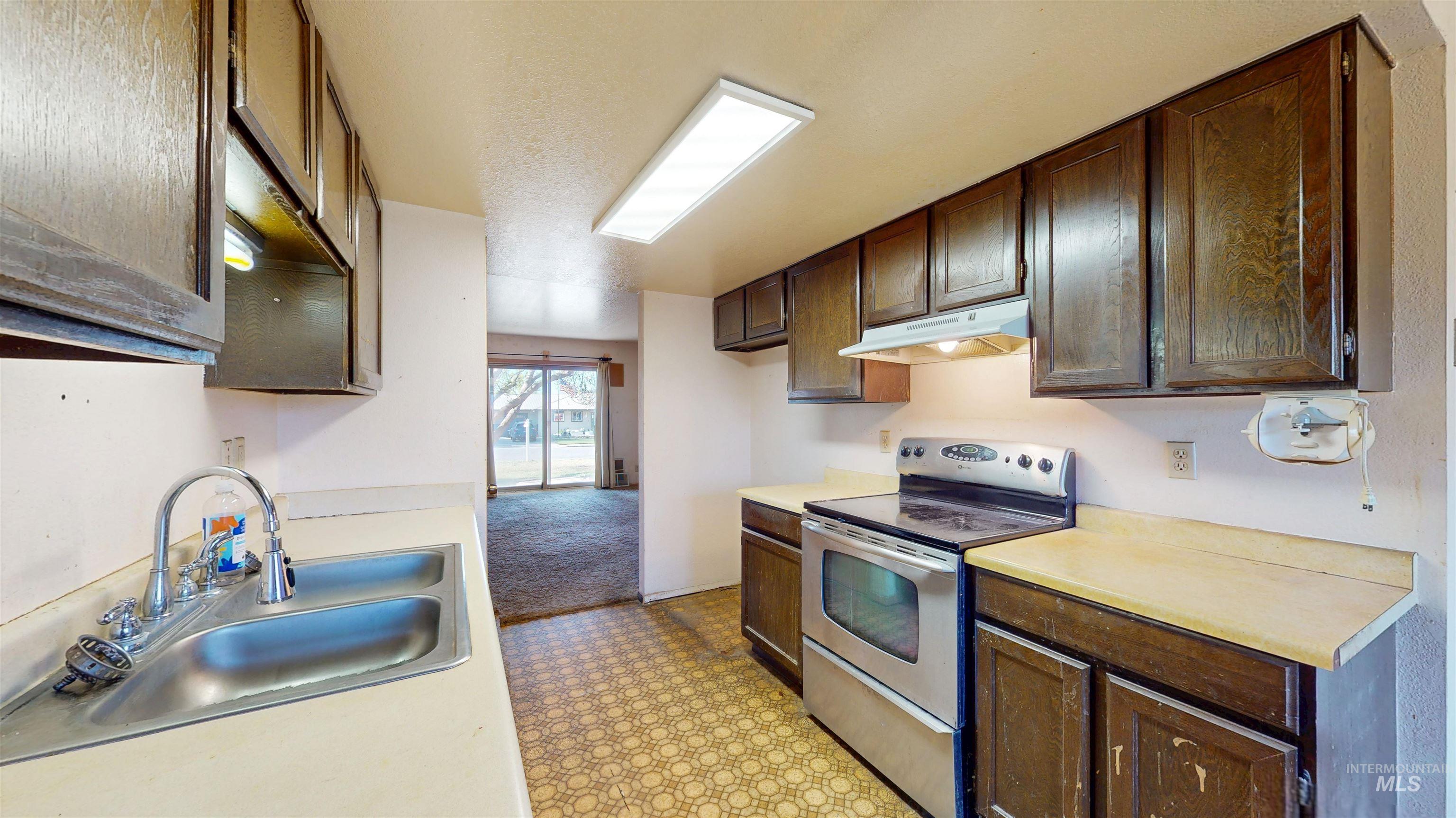 510 20th Ave E Property Photo 10
