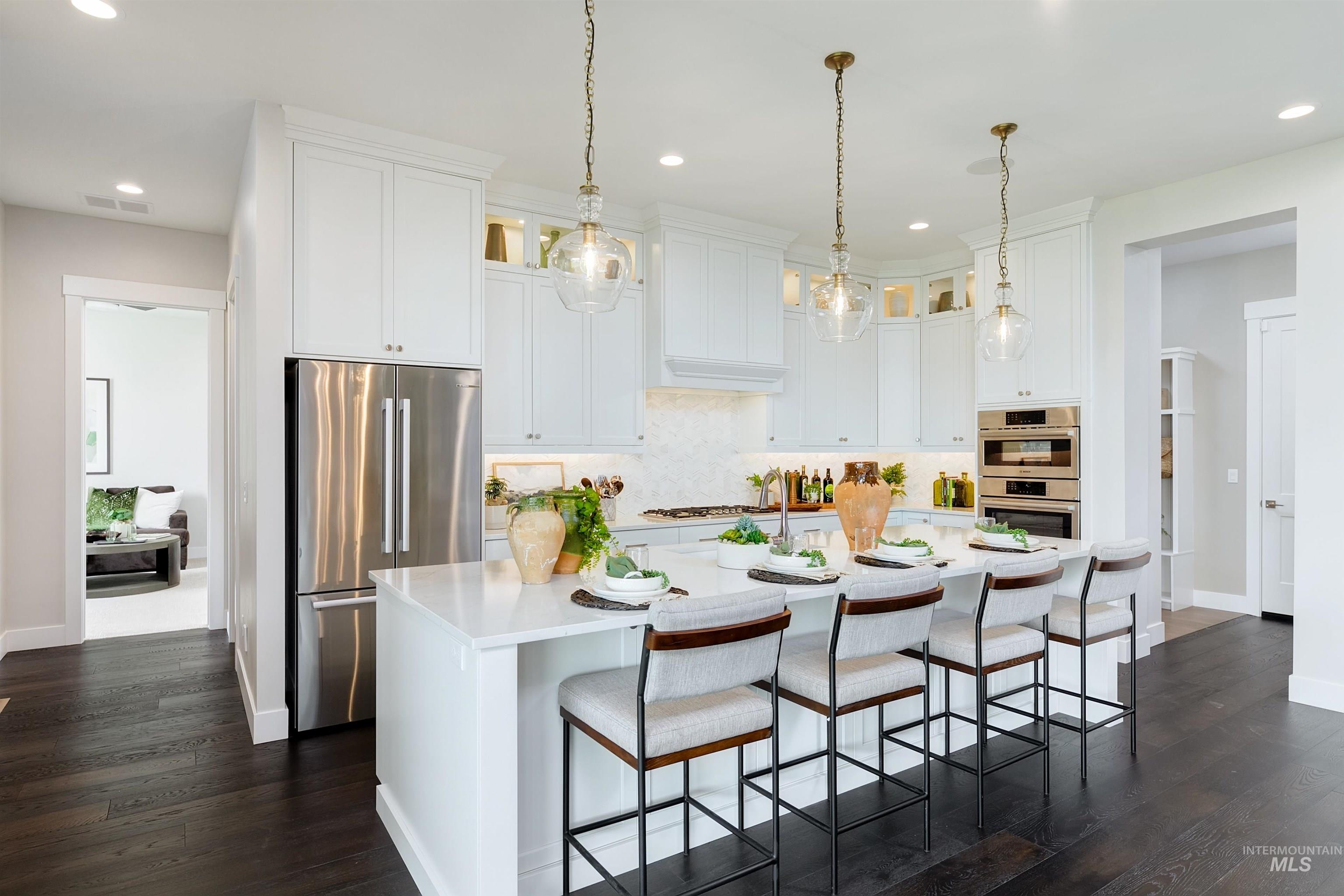 104 S Gresham Way Property Photo 4