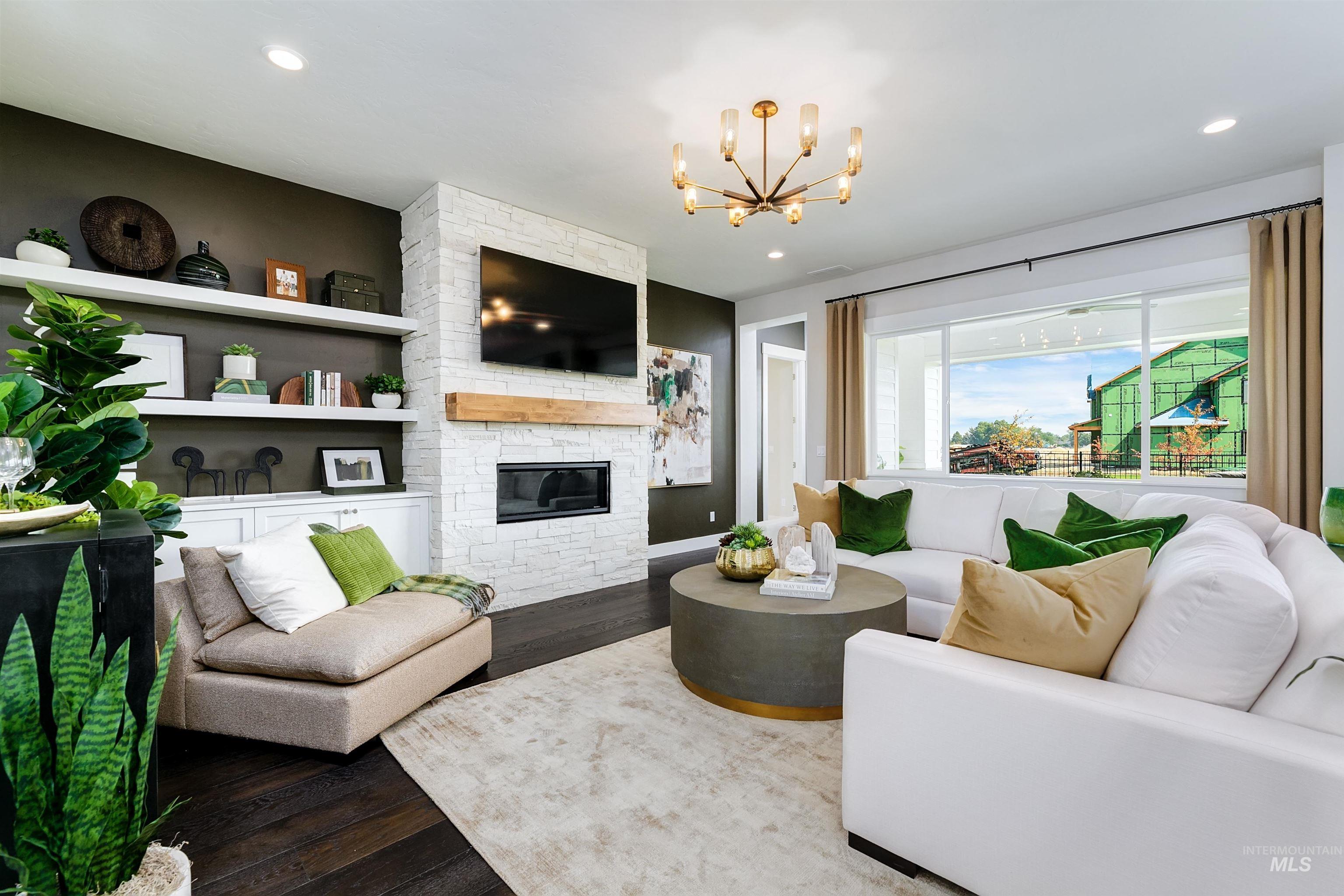 104 S Gresham Way Property Photo 8