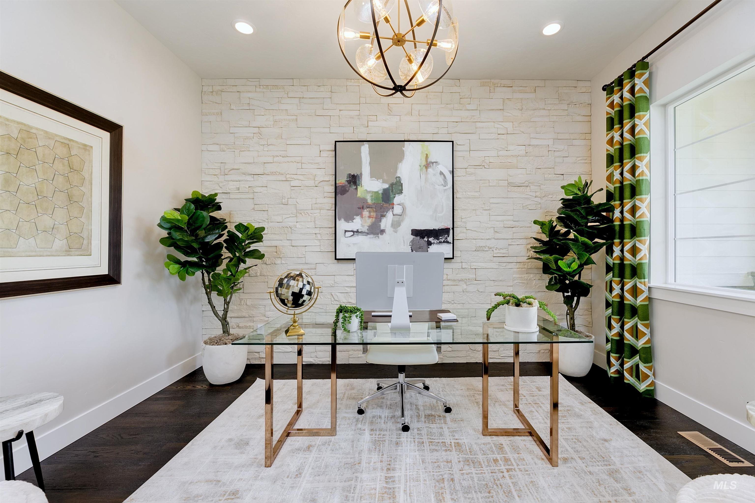 104 S Gresham Way Property Photo 13