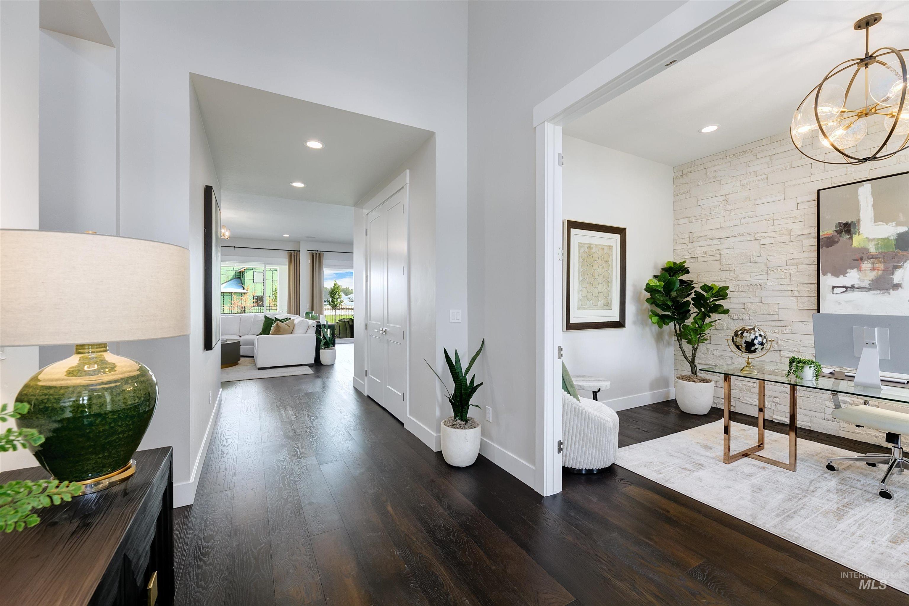 104 S Gresham Way Property Photo 16