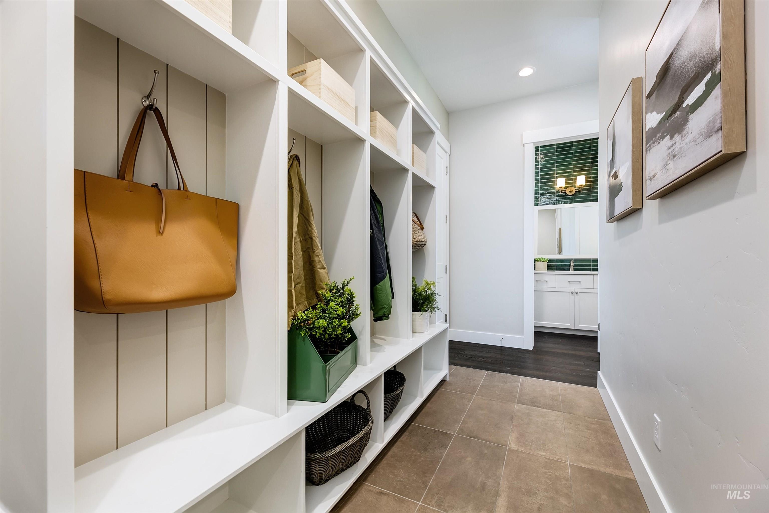 104 S Gresham Way Property Photo 29