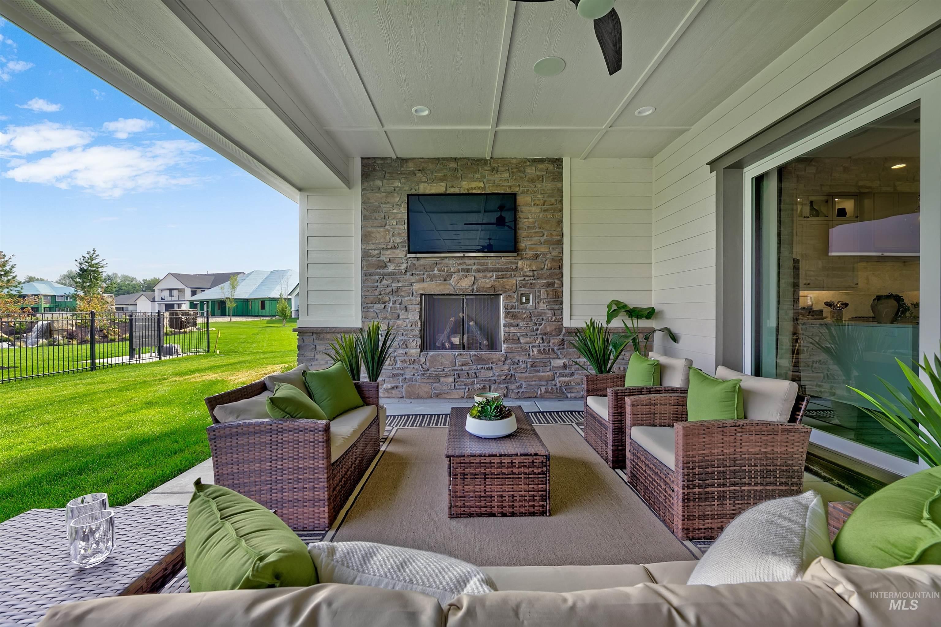 104 S Gresham Way Property Photo 37