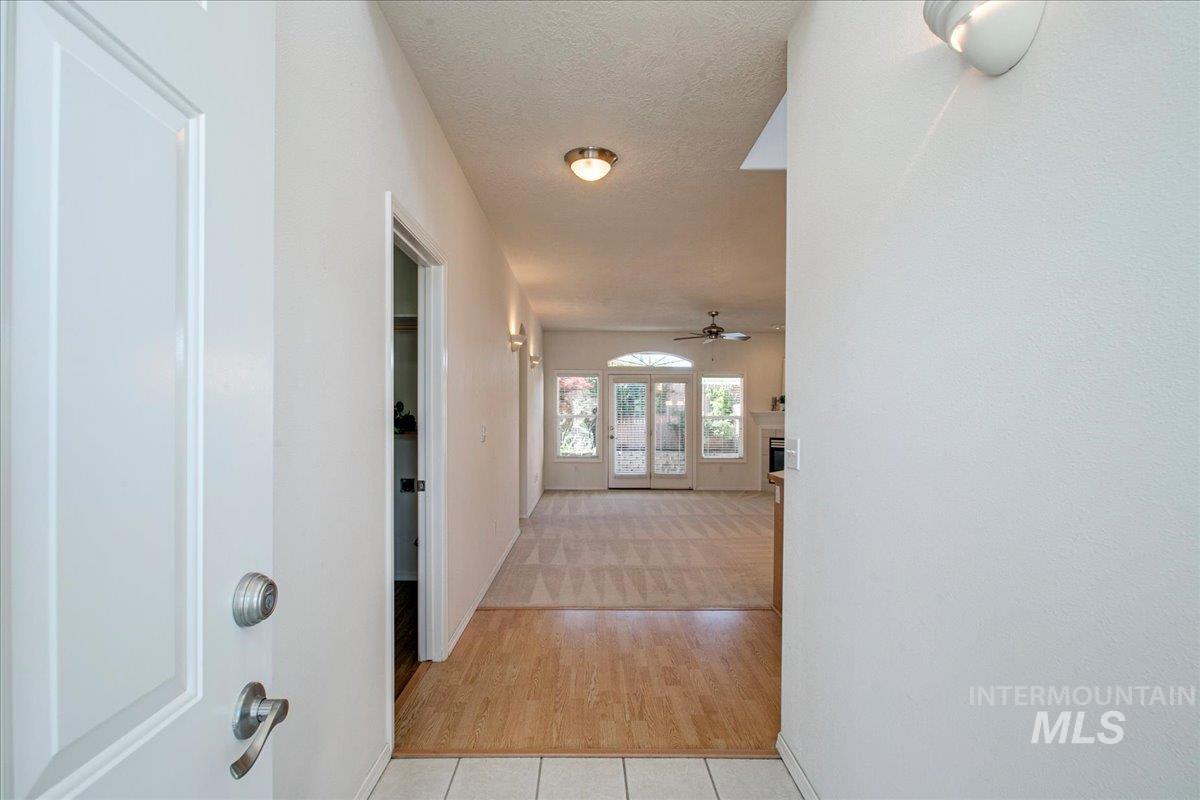 9237 W Kingsgate Ct Property Photo 5