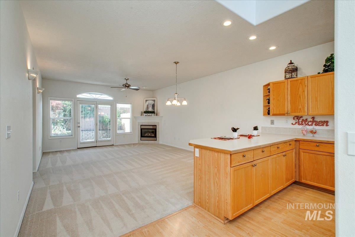 9237 W Kingsgate Ct Property Photo 6