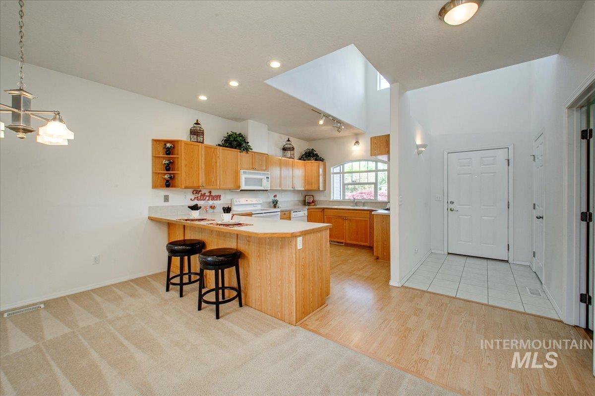 9237 W Kingsgate Ct Property Photo 7