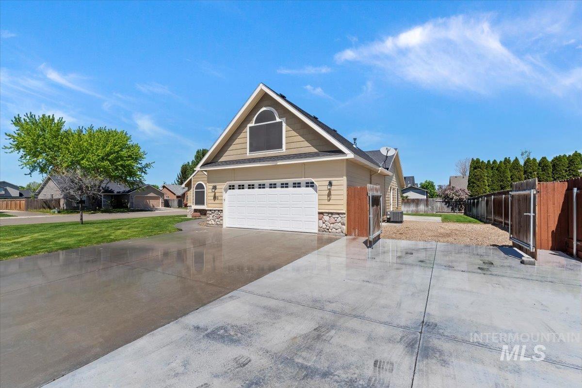 690 E New Rockrose Property Photo 2