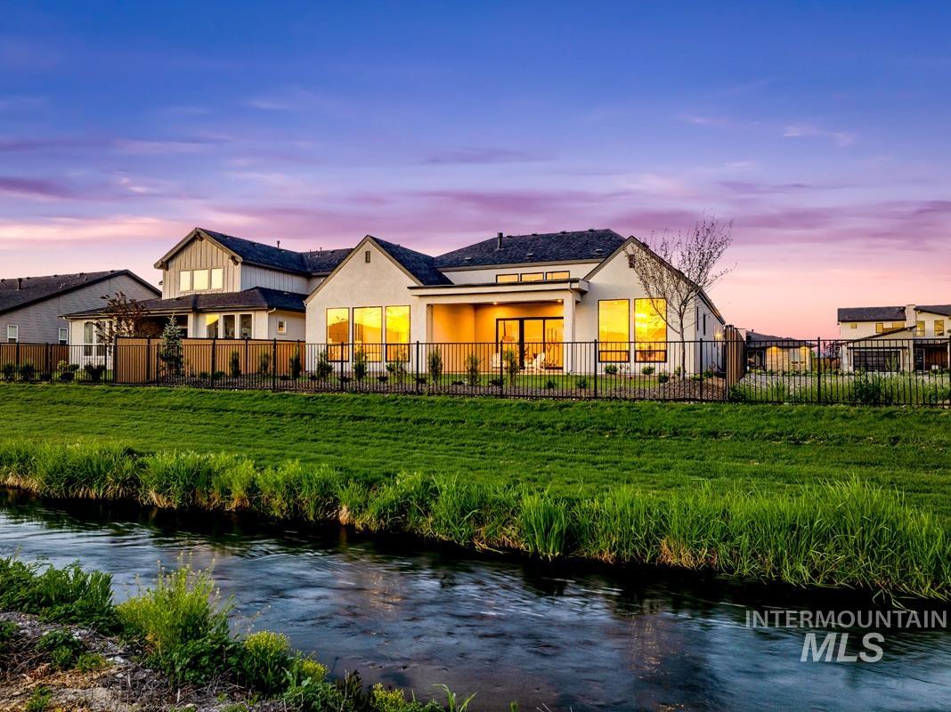7026 Saddle Bred Way Property Photo 3