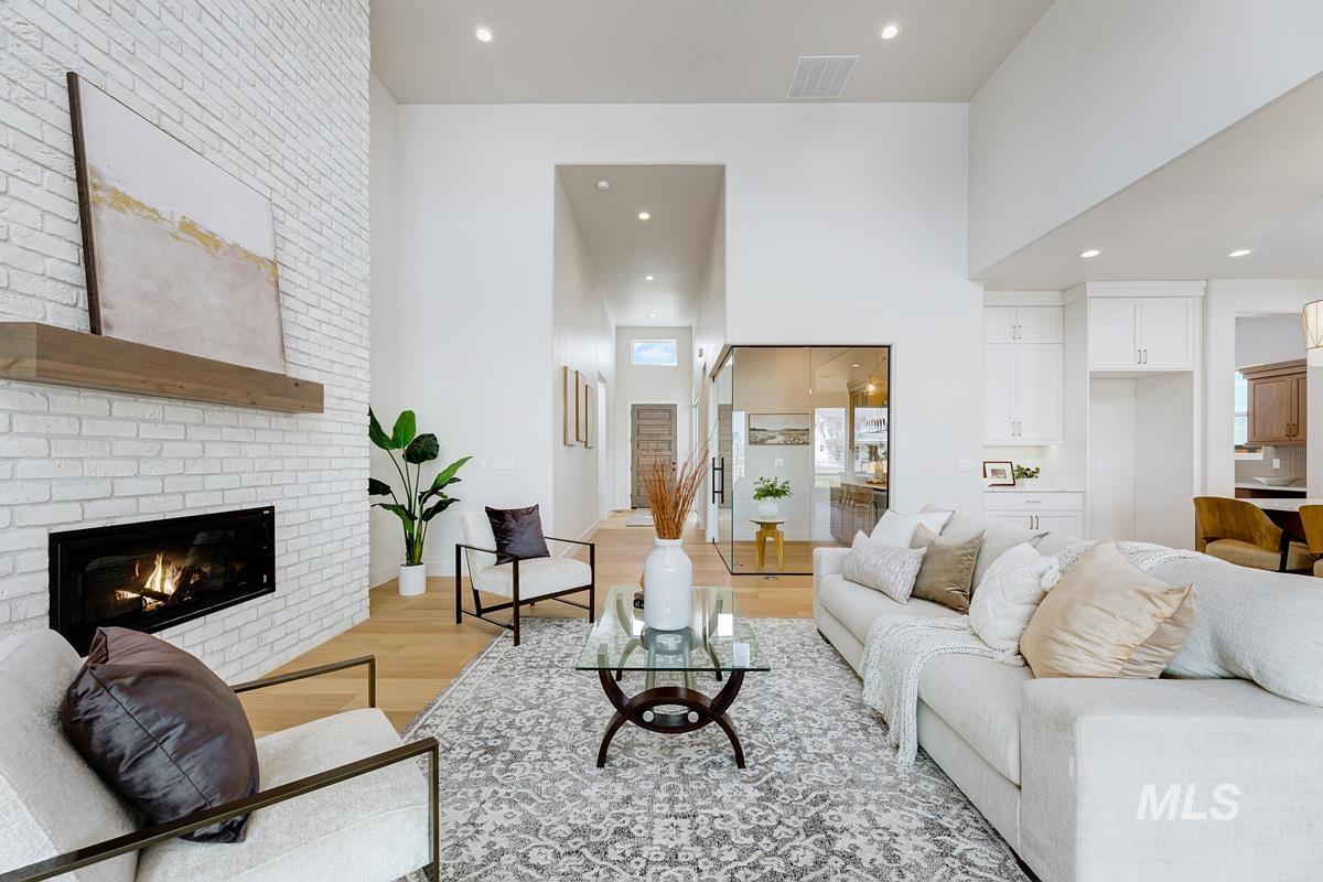 7026 Saddle Bred Way Property Photo 8