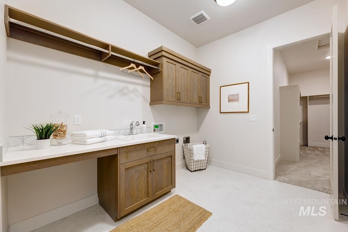 7026 Saddle Bred Way Property Photo 23