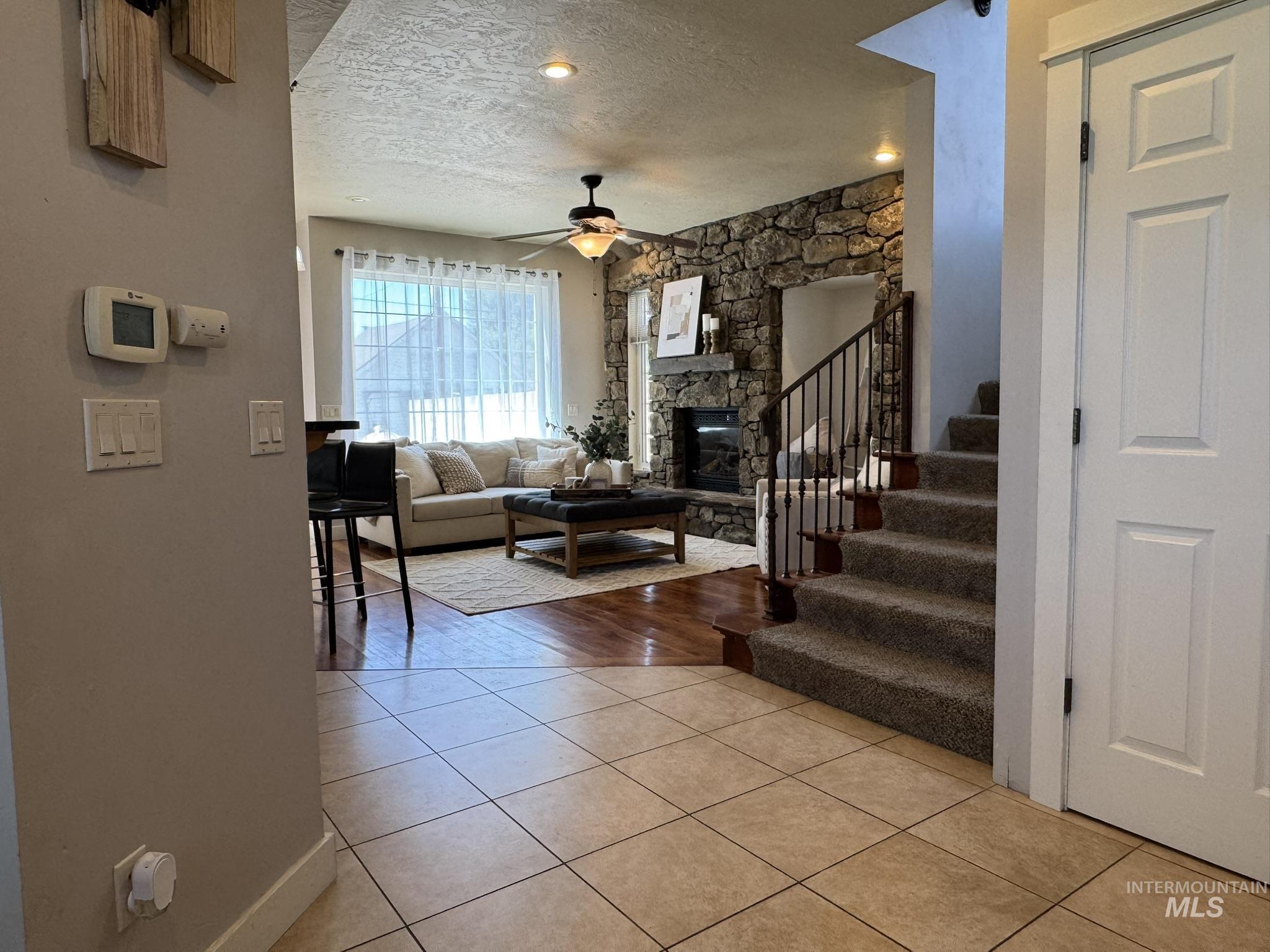 140 W Valley Road Property Photo 2