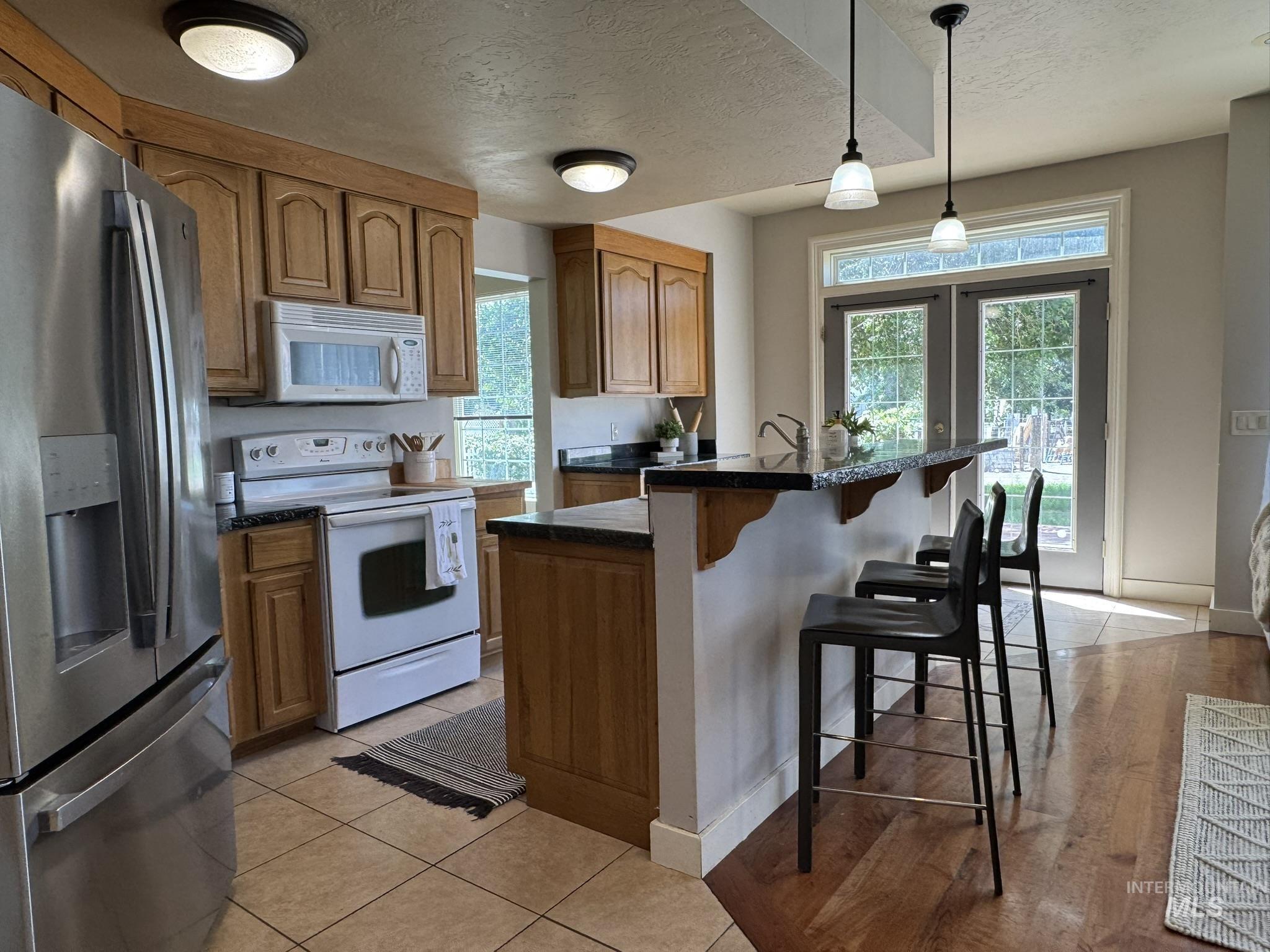 140 W Valley Road Property Photo 6