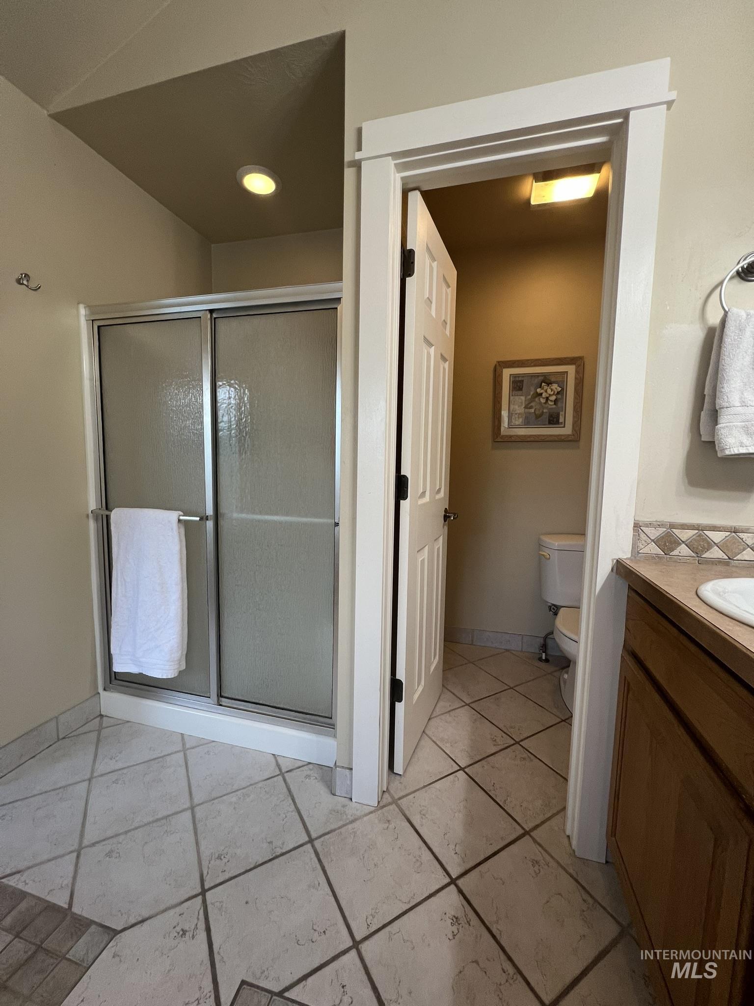140 W Valley Road Property Photo 21