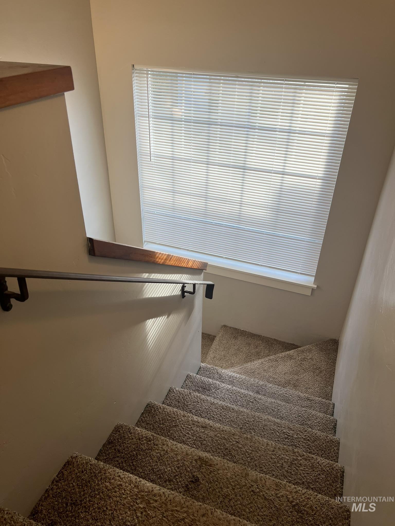 140 W Valley Road Property Photo 32