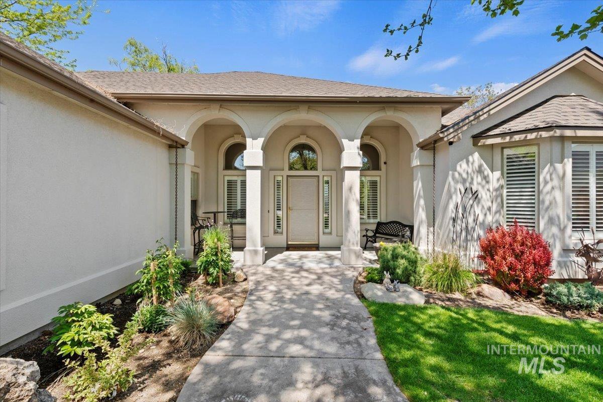 2638 E Green Canyon Dr. Property Photo 2