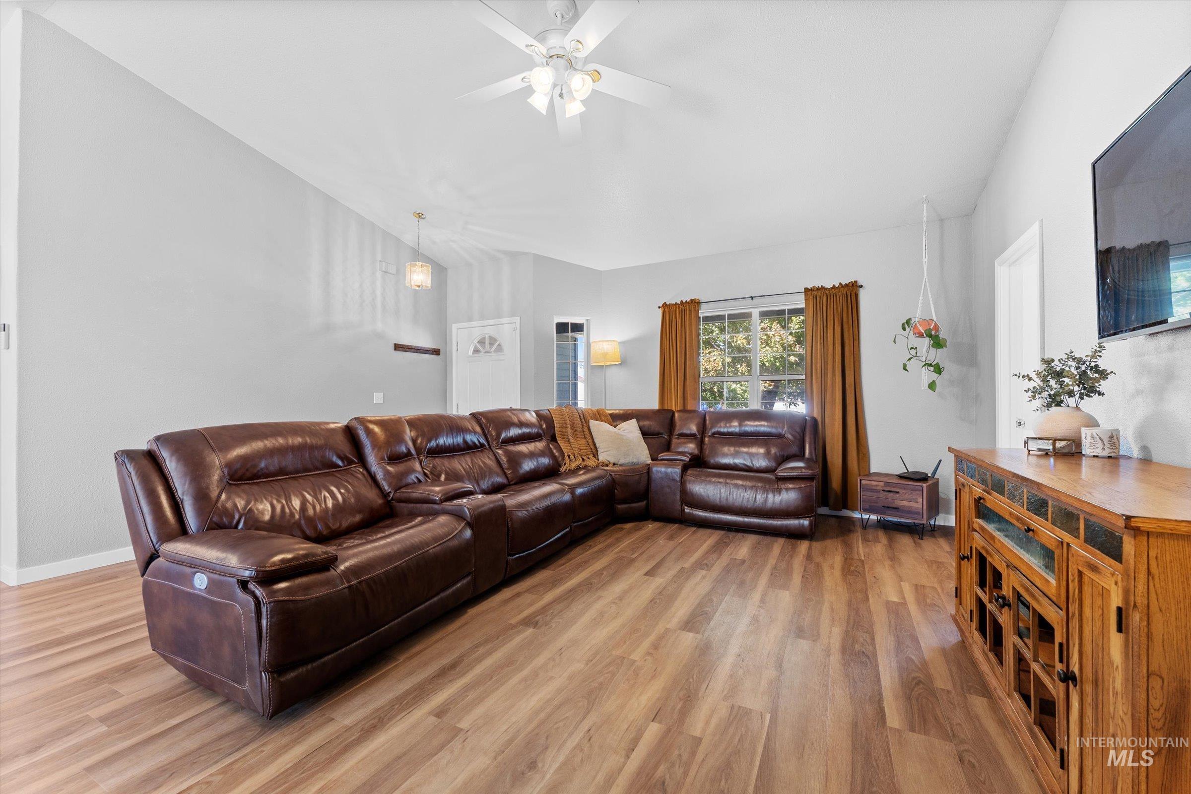 1505 Peregrine Dr Property Photo 4