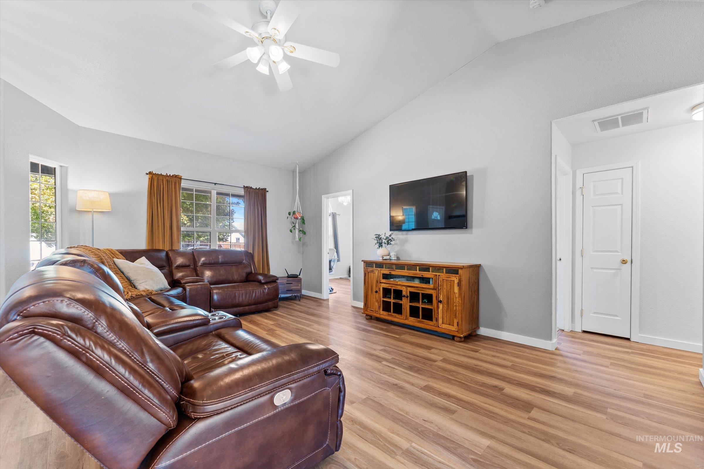 1505 Peregrine Dr Property Photo 6