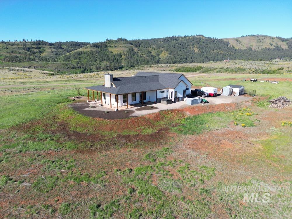 2190 Coyote Run Property Photo 4