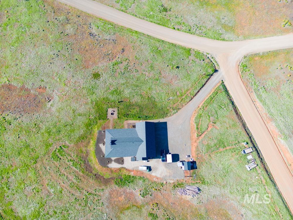 2190 Coyote Run Property Photo 7